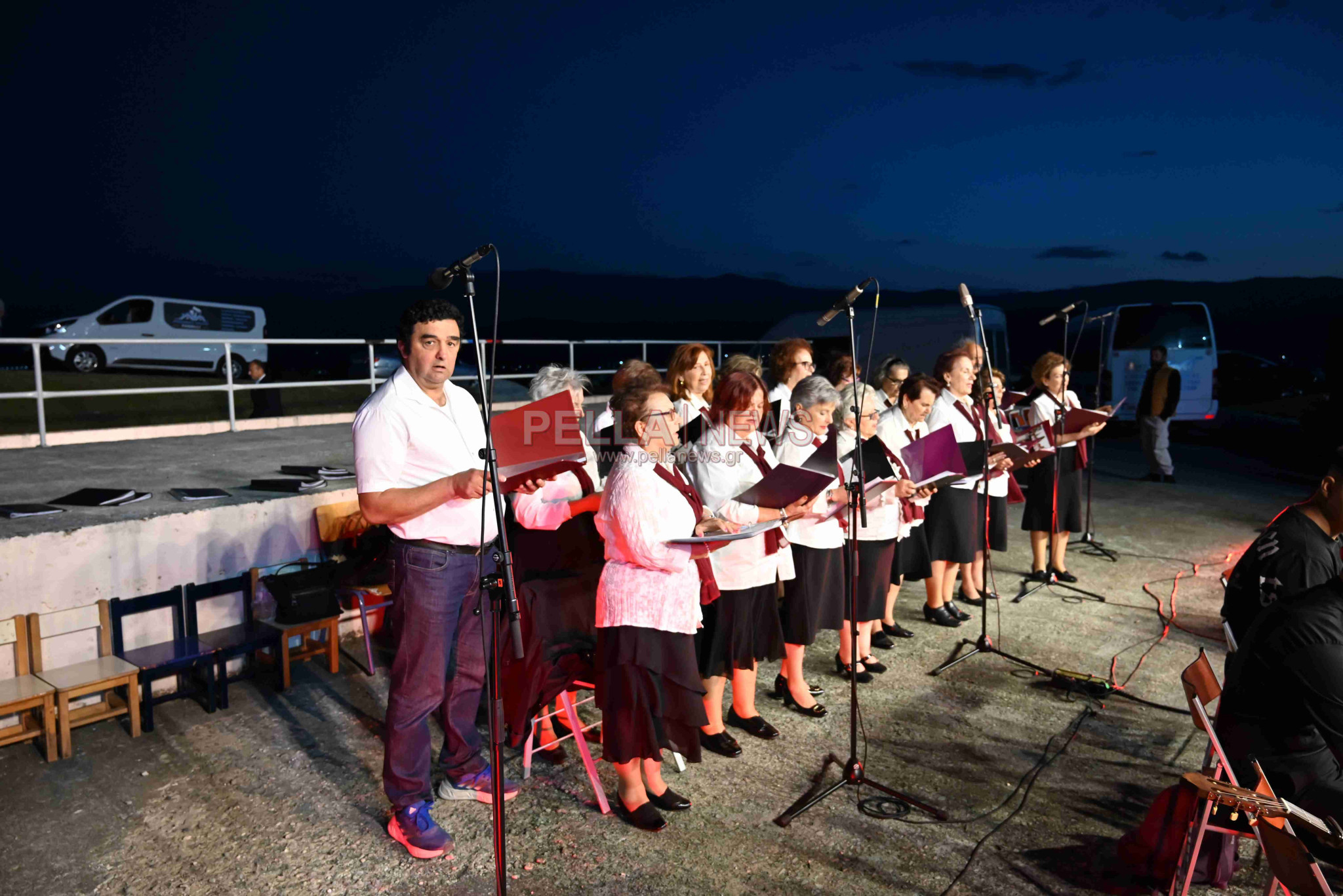 Γυμνάσιο Σκύδρας: Έκλεισε τη χρονιά μ' ένα μουσικοχορευτικό υπερθέαμα Γυμνάσιο Σκύδρας: Έκλεισε τη χρονιά μ' ένα μουσικοχορευτικό υπερθέαμα