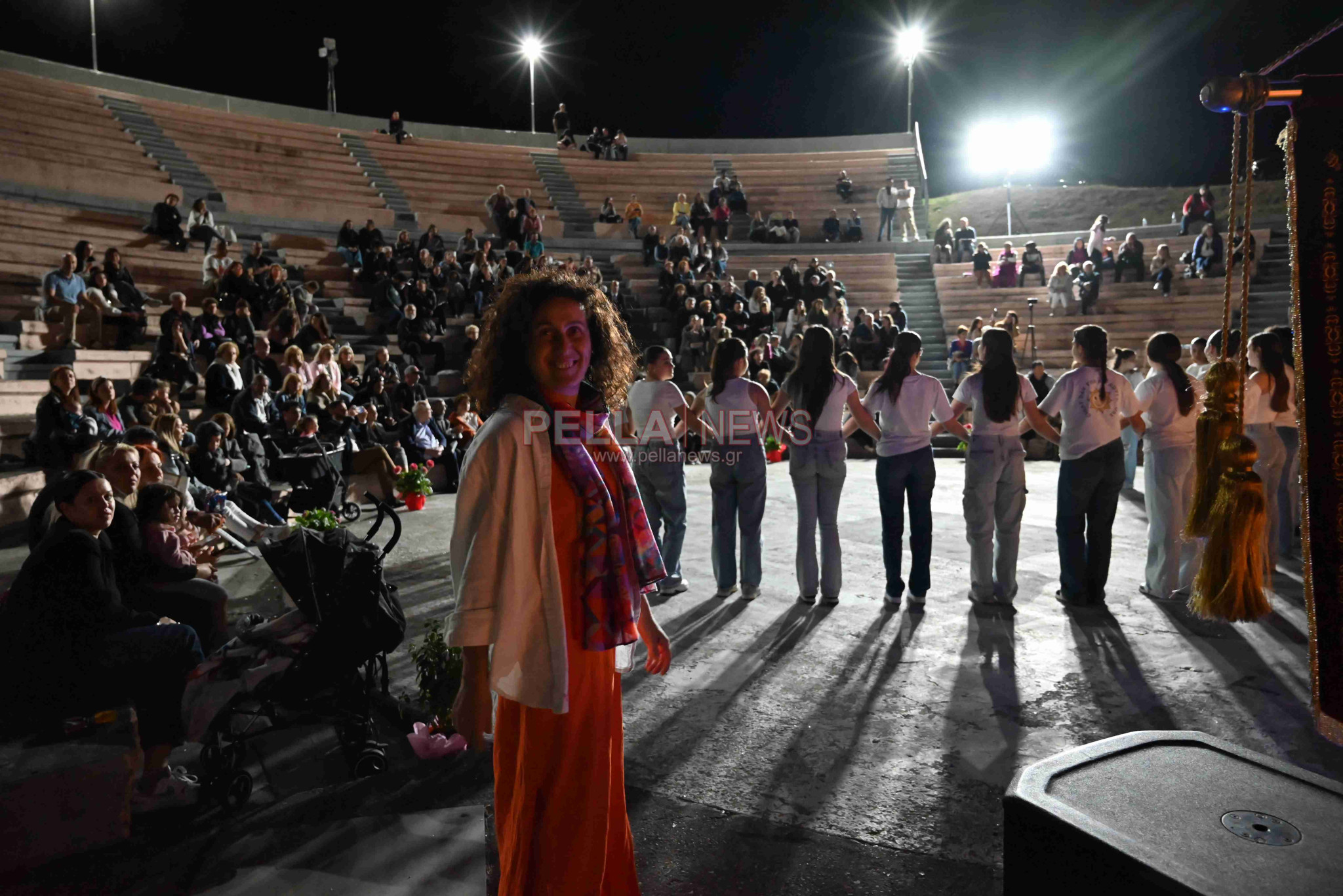 Γυμνάσιο Σκύδρας: Έκλεισε τη χρονιά μ' ένα μουσικοχορευτικό υπερθέαμα Γυμνάσιο Σκύδρας: Έκλεισε τη χρονιά μ' ένα μουσικοχορευτικό υπερθέαμα