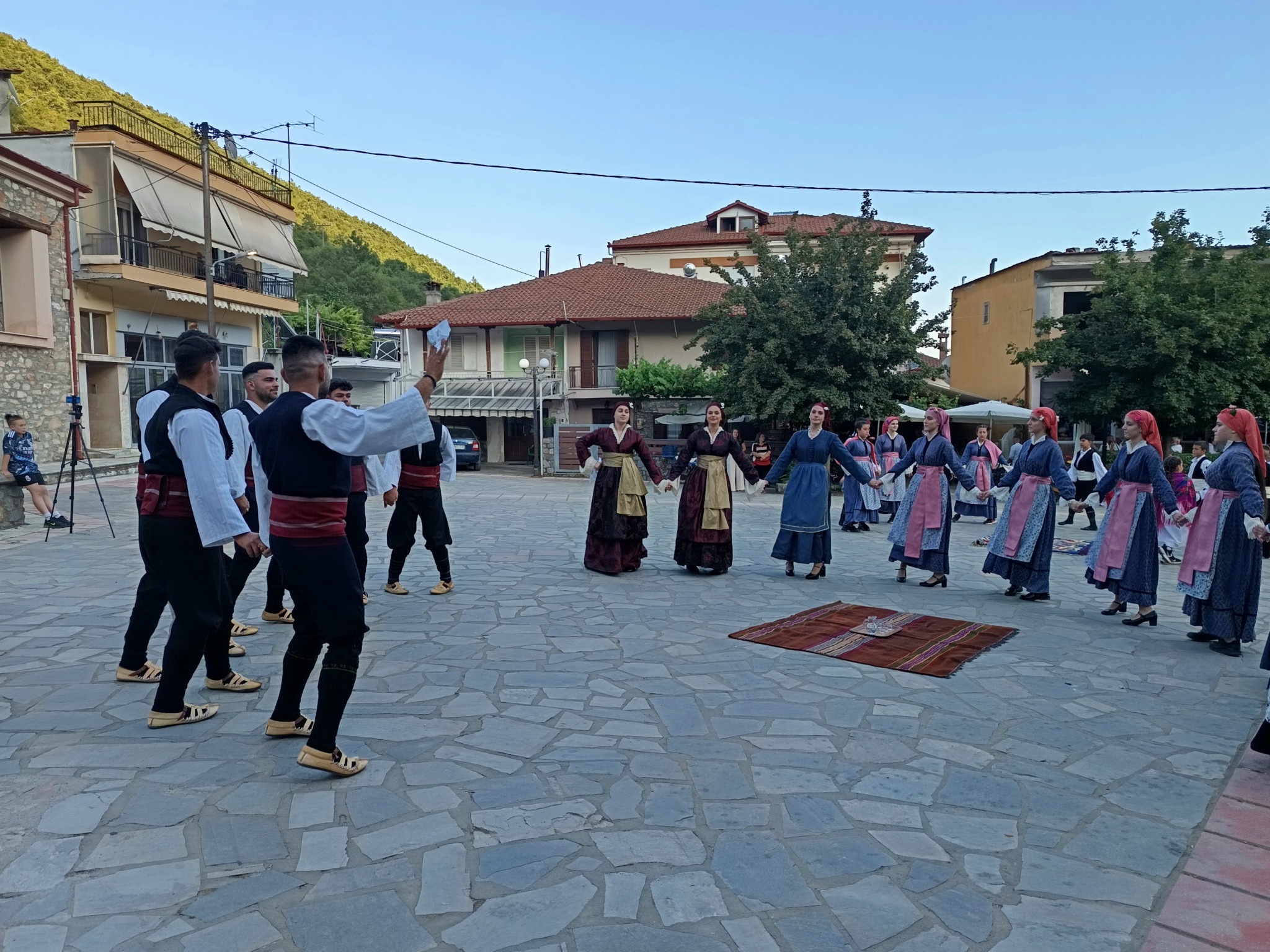 Μνημόσυνο  των Μακεδονομάχων Καπετάν Άγρα και Αντώνη Μίγκα