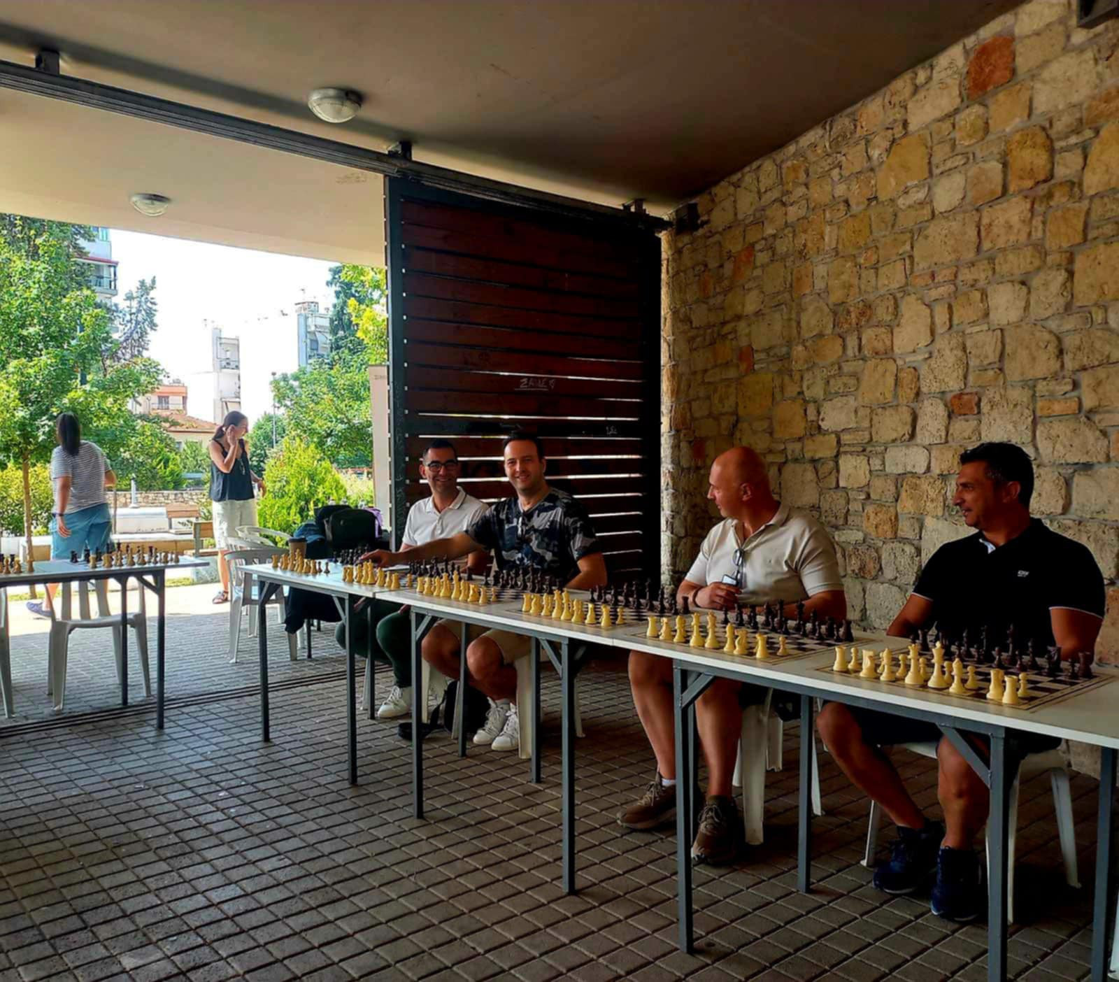 Συναρπαστικοί οι σκακιστικοί αγώνες σιμουλτανέ με τον grandmaster Αθανάσιο ﻿Μαστροβασίλη