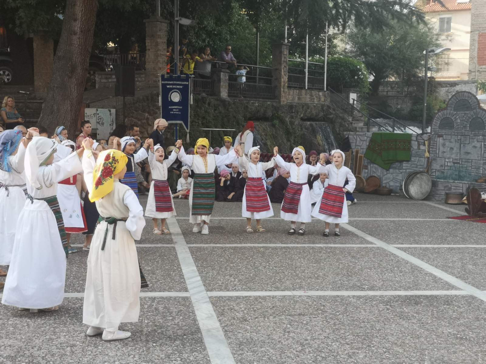Χορευτικό ταξίδι στην παράδοση- Παιδική & Εφηβική Χορευτική Παράσταση Παραδοσιακών Χορών του Φιλοπρόοδου Συλλόγου Έδεσσας Μέγας Αλέξανδρος