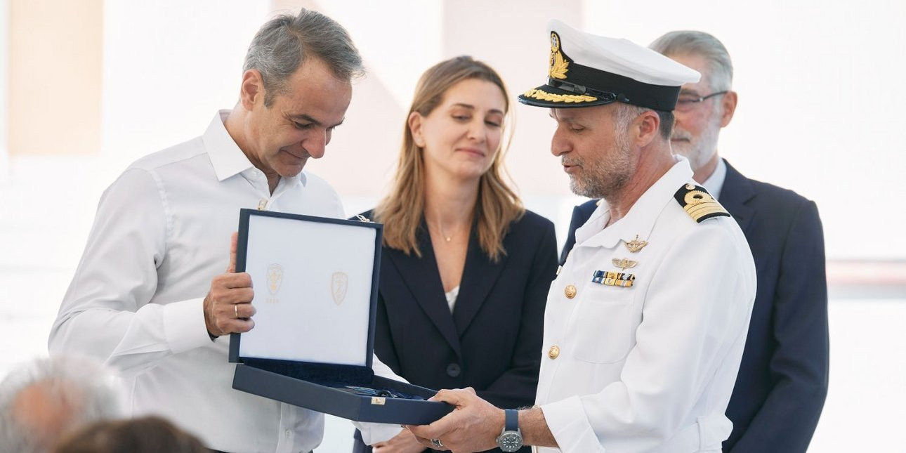 Μητσοτάκης: H κυβέρνηση στηρίζει τις Ένοπλες Δυνάμεις -Τα καταδυτικά ρολόγια στα ΟΥΚ, δωρεά από το Ίδρυμα Λασκαρίδη