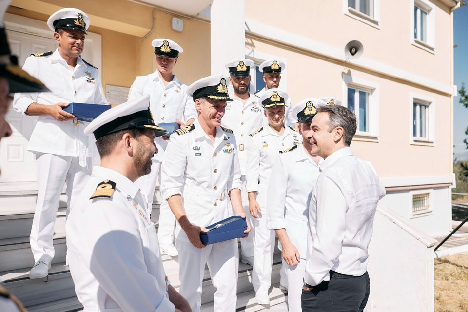 Μητσοτάκης: H κυβέρνηση στηρίζει τις Ένοπλες Δυνάμεις -Τα καταδυτικά ρολόγια στα ΟΥΚ, δωρεά από το Ίδρυμα Λασκαρίδη