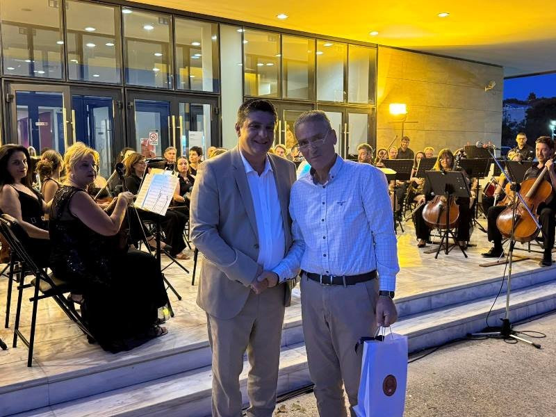 «Μάγεψε» το κοινό η Συμφωνική Ορχήστρα της Φιλαρμονικής Εταιρείας Κερκύρας στο Μουσείο Πέλλας