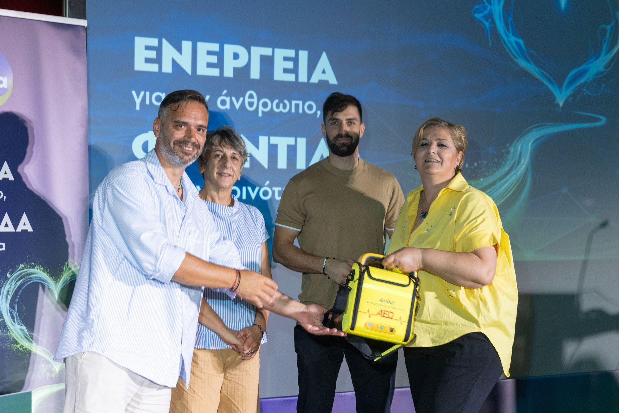 Δωρεά Απινιδωτών από τον ΔΕΣΦΑ σε Τοπικές Κοινότητες του Δήμου Νάουσας
