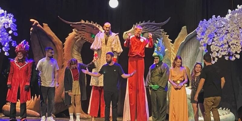 «Η Σχολή Μαγείας και το Βασίλειο των Δράκων»- Παιδική παράσταση στο Ανοιχτό Θέατρο Γιαννιτσών