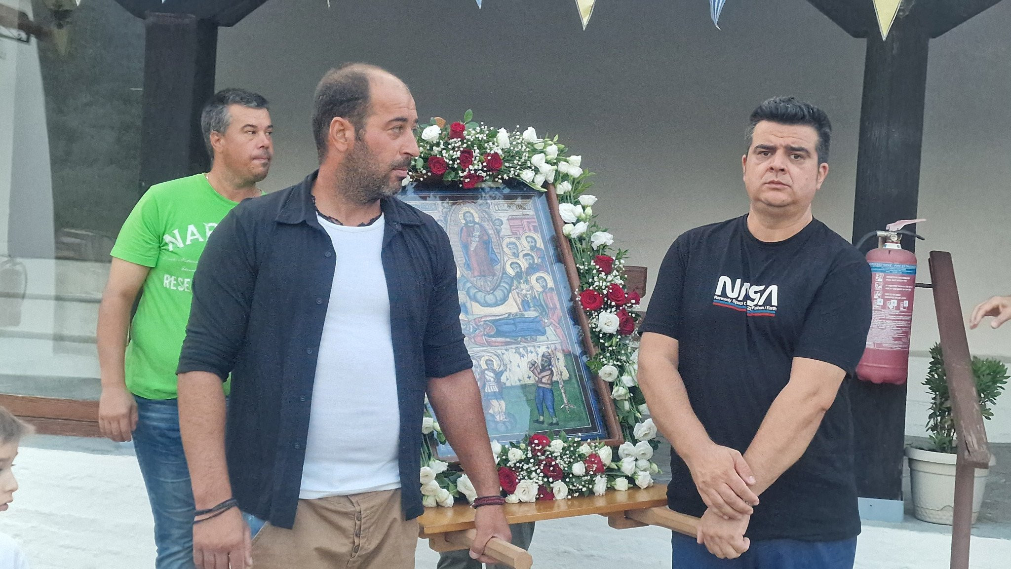 Οι Έλληνες γιορτάζουν την Παναγία