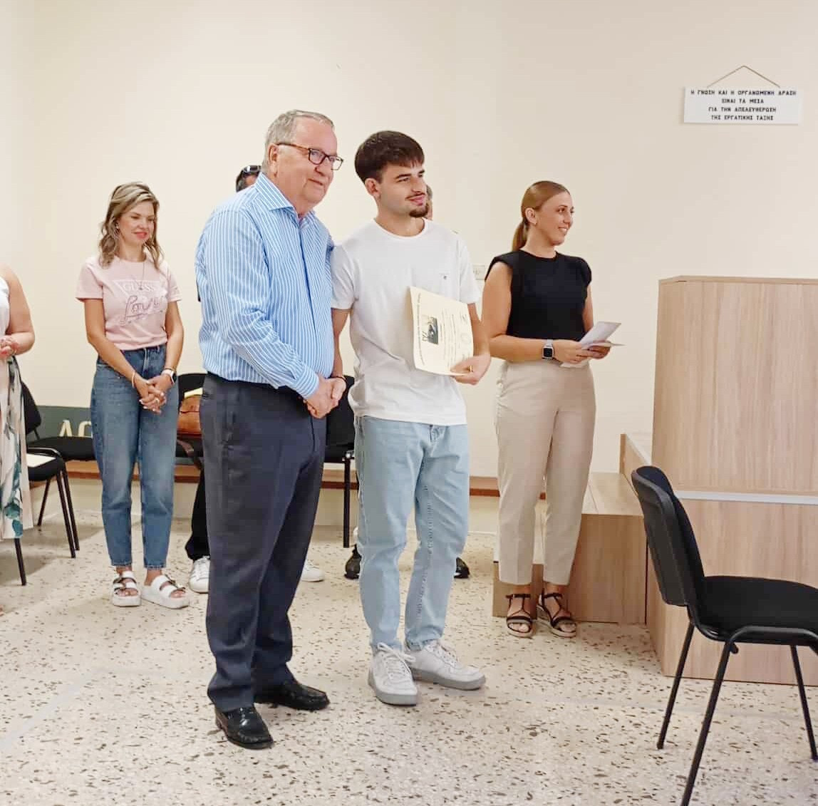Στην εκδήλωση του Συλλόγου Τριτέκνων Έδεσσας και Σκύδρας για τους νέους φοιτητές και τα “πρωτάκια” παρευρέθηκε ο Γιώργος Καρασμάνης.