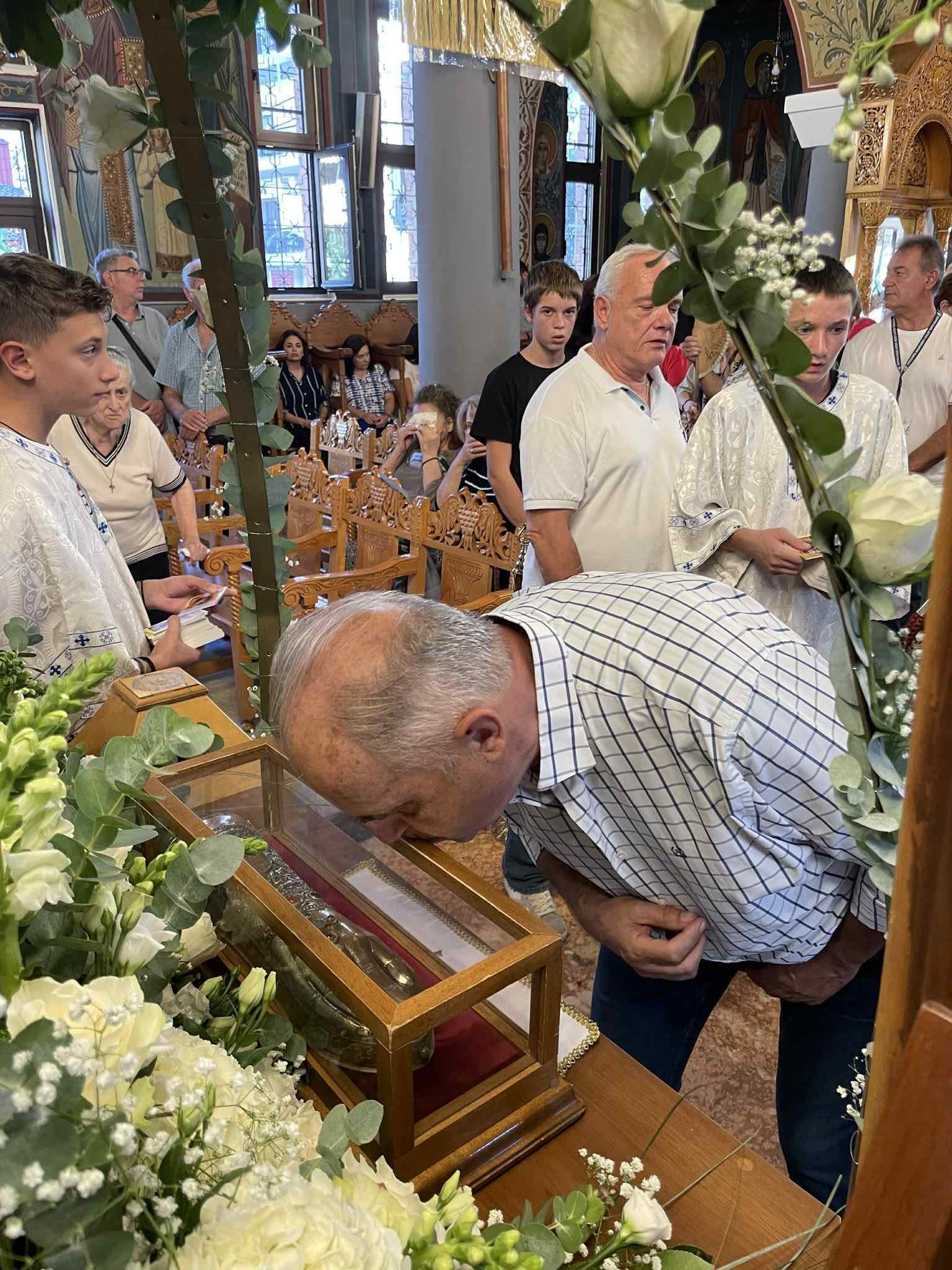 Έδεσσα: Ουρές πιστών για τον Άγιο Νεκτάριο