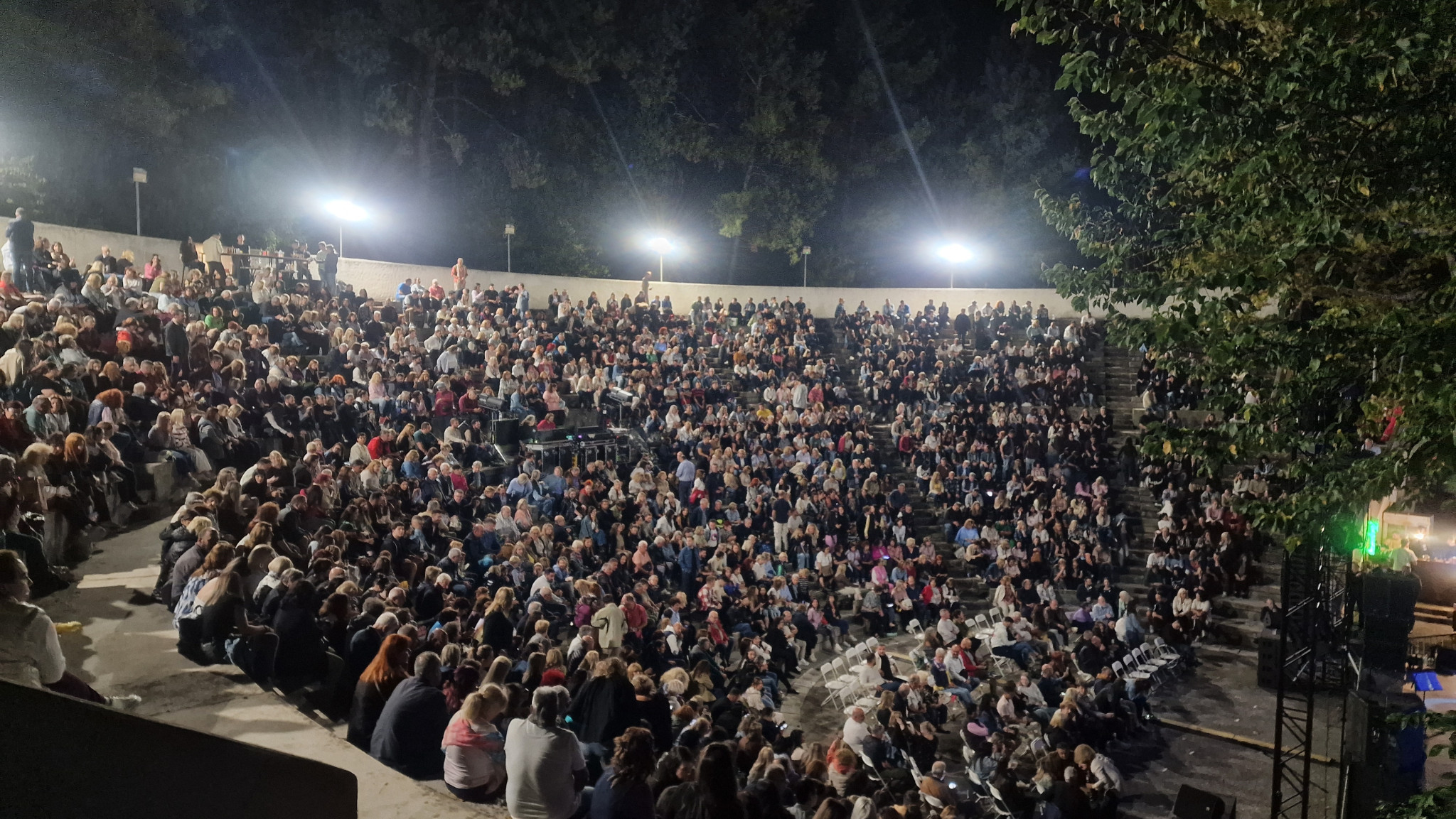Ο τραγουδιστής του έρωτα Γιάννης Πάριος μάγεψε στην Έδεσσα και στη Γαβαλιώτισσα