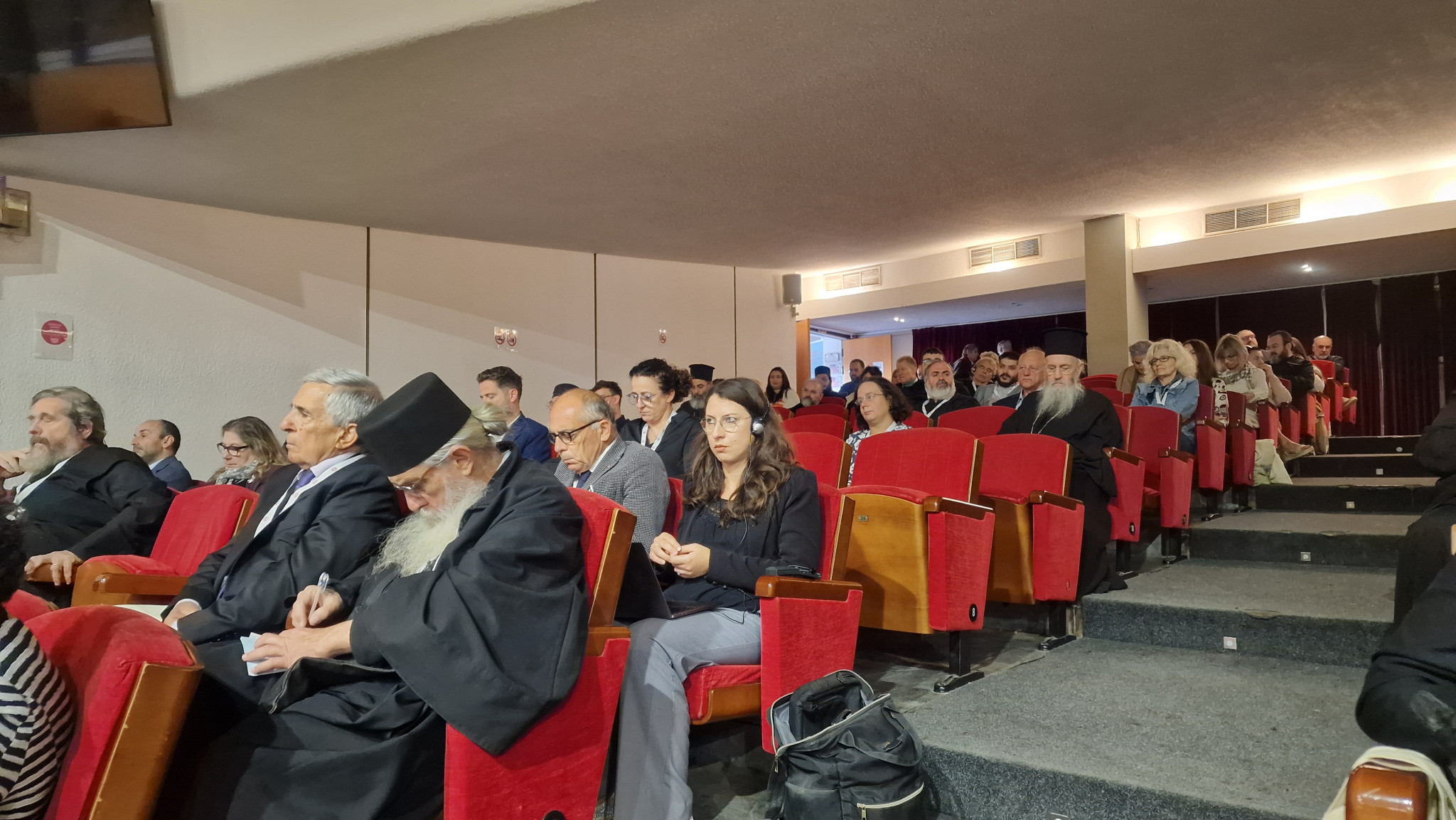 Μητροπολίτης Ναυπάκτου Ιερόθεος...διακριτικά και ταπεινά στο Β διεθνές επιστημονικό συνέδριο