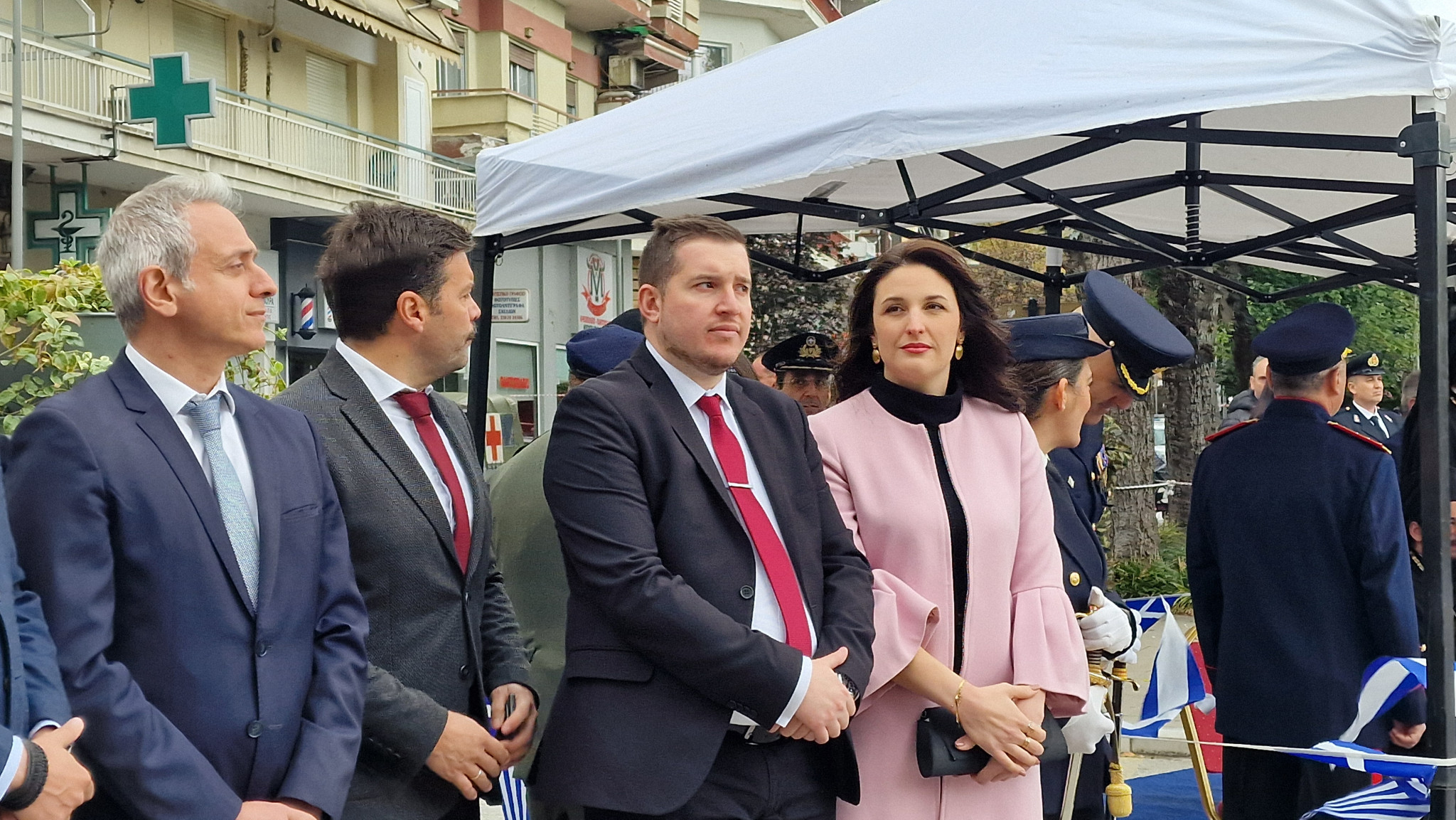 Έδεσσα – Η Ελλάδα που δεν ξεχνά: Μια παρέλαση περηφάνιας και μνήμης (φωτο και βίντεο) Έδεσσα – Η Ελλάδα που δεν ξεχνά: Μια παρέλαση περηφάνιας και μνήμης (φωτο και βίντεο)