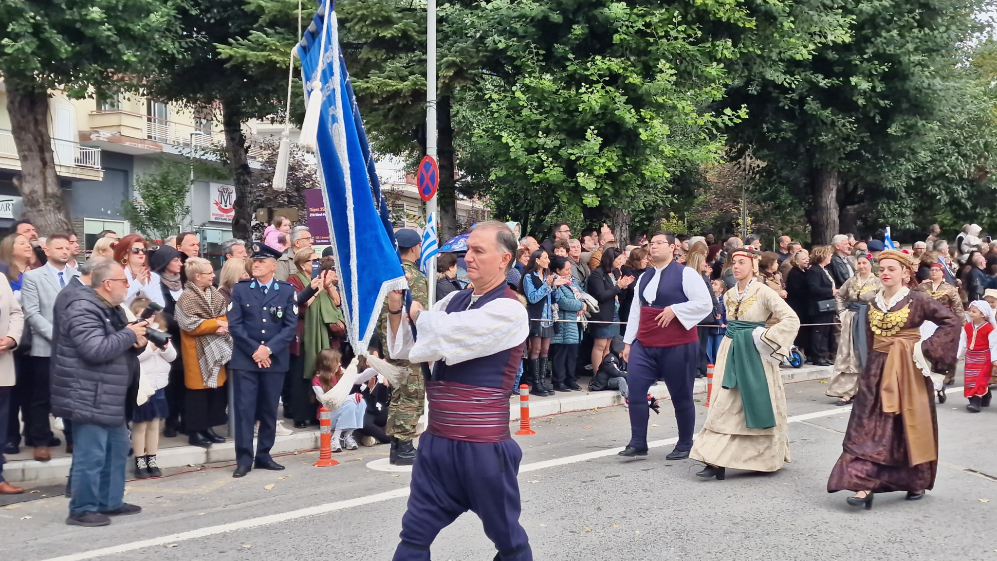 Έδεσσα – Η Ελλάδα που δεν ξεχνά: Μια παρέλαση περηφάνιας και μνήμης (φωτο και βίντεο) Έδεσσα – Η Ελλάδα που δεν ξεχνά: Μια παρέλαση περηφάνιας και μνήμης (φωτο και βίντεο)