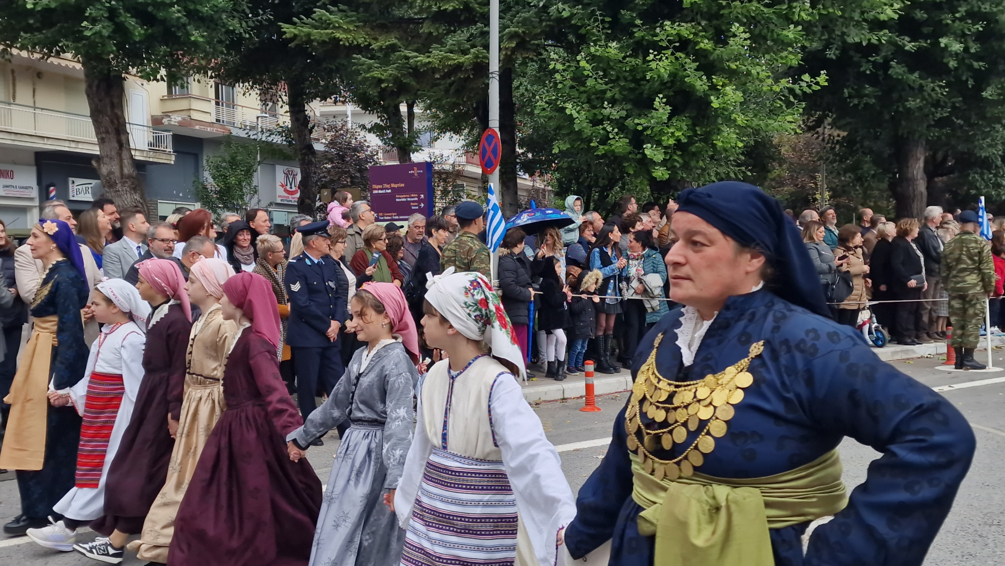 Έδεσσα – Η Ελλάδα που δεν ξεχνά: Μια παρέλαση περηφάνιας και μνήμης (φωτο και βίντεο) Έδεσσα – Η Ελλάδα που δεν ξεχνά: Μια παρέλαση περηφάνιας και μνήμης (φωτο και βίντεο)