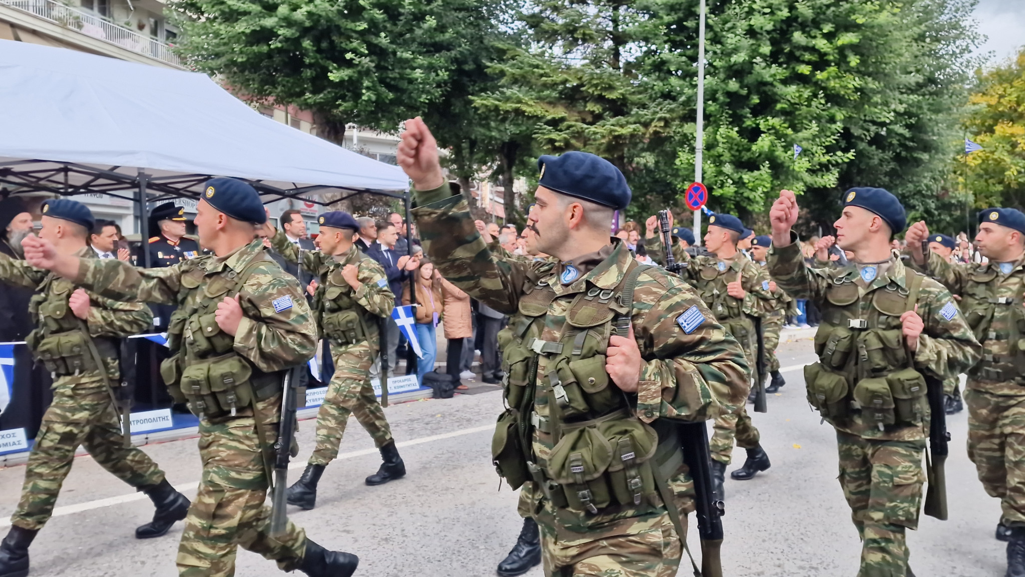 Έδεσσα – Η Ελλάδα που δεν ξεχνά: Μια παρέλαση περηφάνιας και μνήμης (φωτο και βίντεο) Έδεσσα – Η Ελλάδα που δεν ξεχνά: Μια παρέλαση περηφάνιας και μνήμης (φωτο και βίντεο)