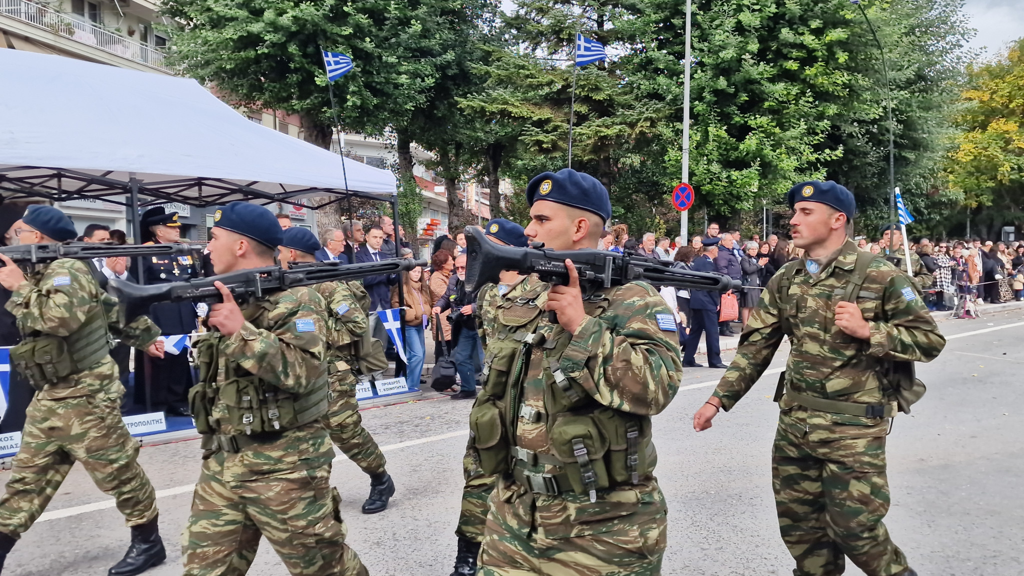 Έδεσσα – Η Ελλάδα που δεν ξεχνά: Μια παρέλαση περηφάνιας και μνήμης (φωτο και βίντεο) Έδεσσα – Η Ελλάδα που δεν ξεχνά: Μια παρέλαση περηφάνιας και μνήμης (φωτο και βίντεο)