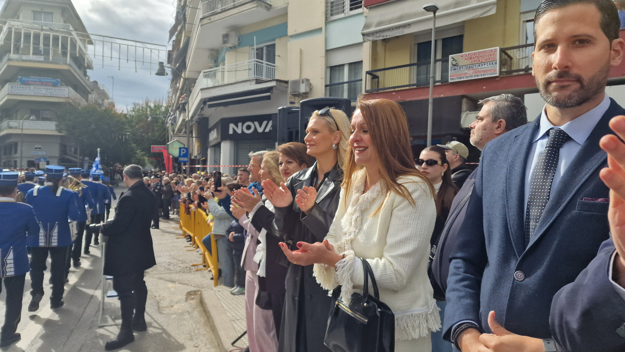 Έδεσσα: Οι δύο κυρίες που κέρδισαν τις εντυπώσεις στην παρέλαση Έδεσσα: Οι δύο κυρίες που κέρδισαν τις εντυπώσεις στην παρέλαση