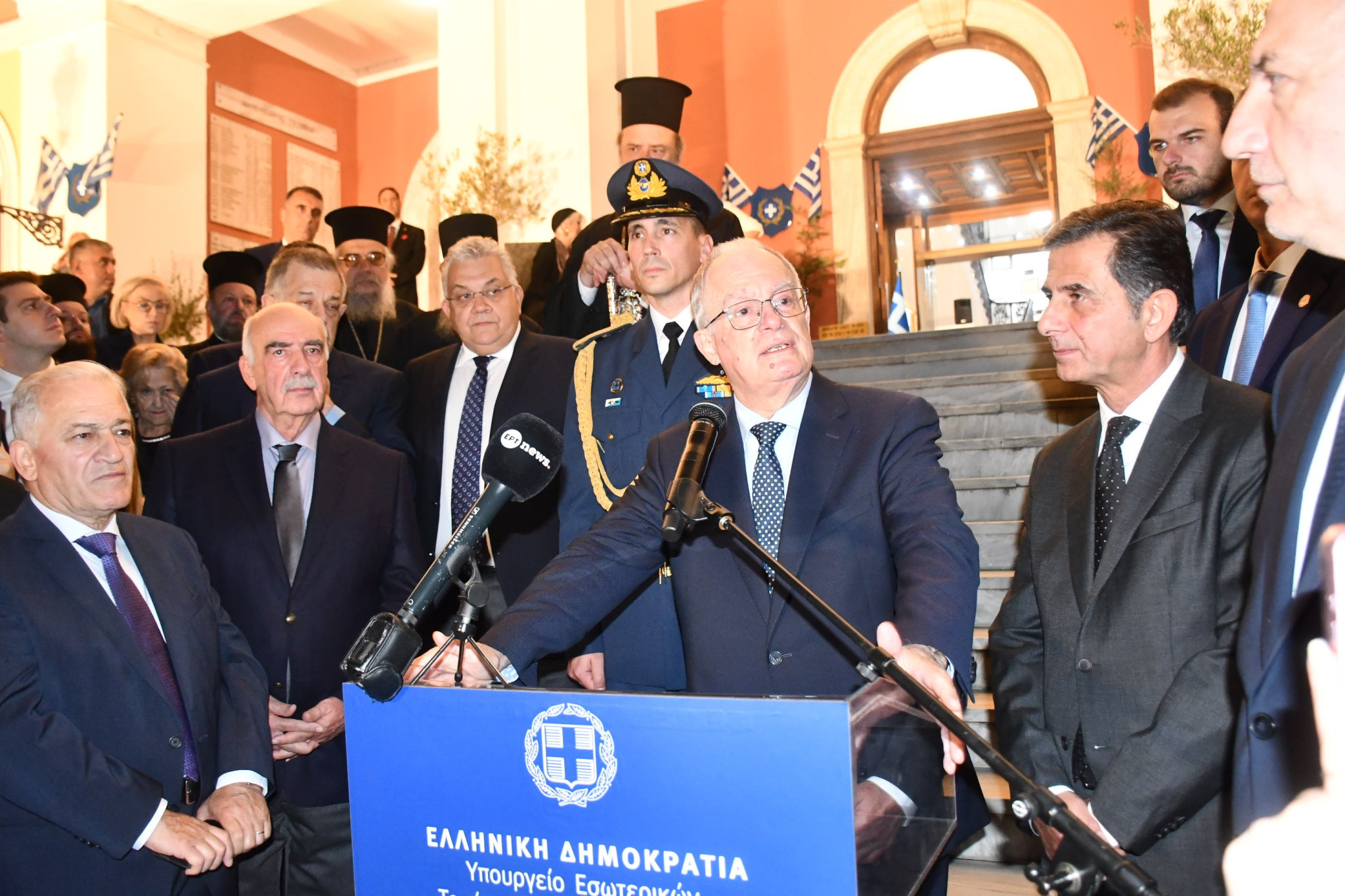 Ζωντανεύοντας η Ιστορία Ζωντανεύοντας η Ιστορία