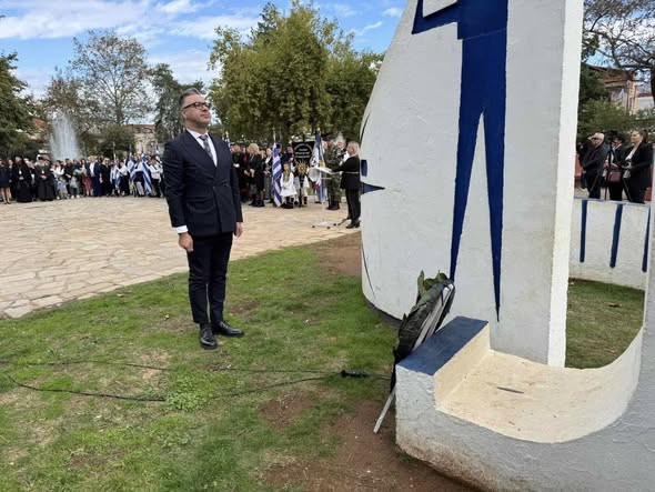 Κρύα Bρύση: Πλούσιο φωτορεπορτάζ από τα σχολεία στην παρέλαση Κρύα Bρύση: Πλούσιο φωτορεπορτάζ από τα σχολεία στην παρέλαση