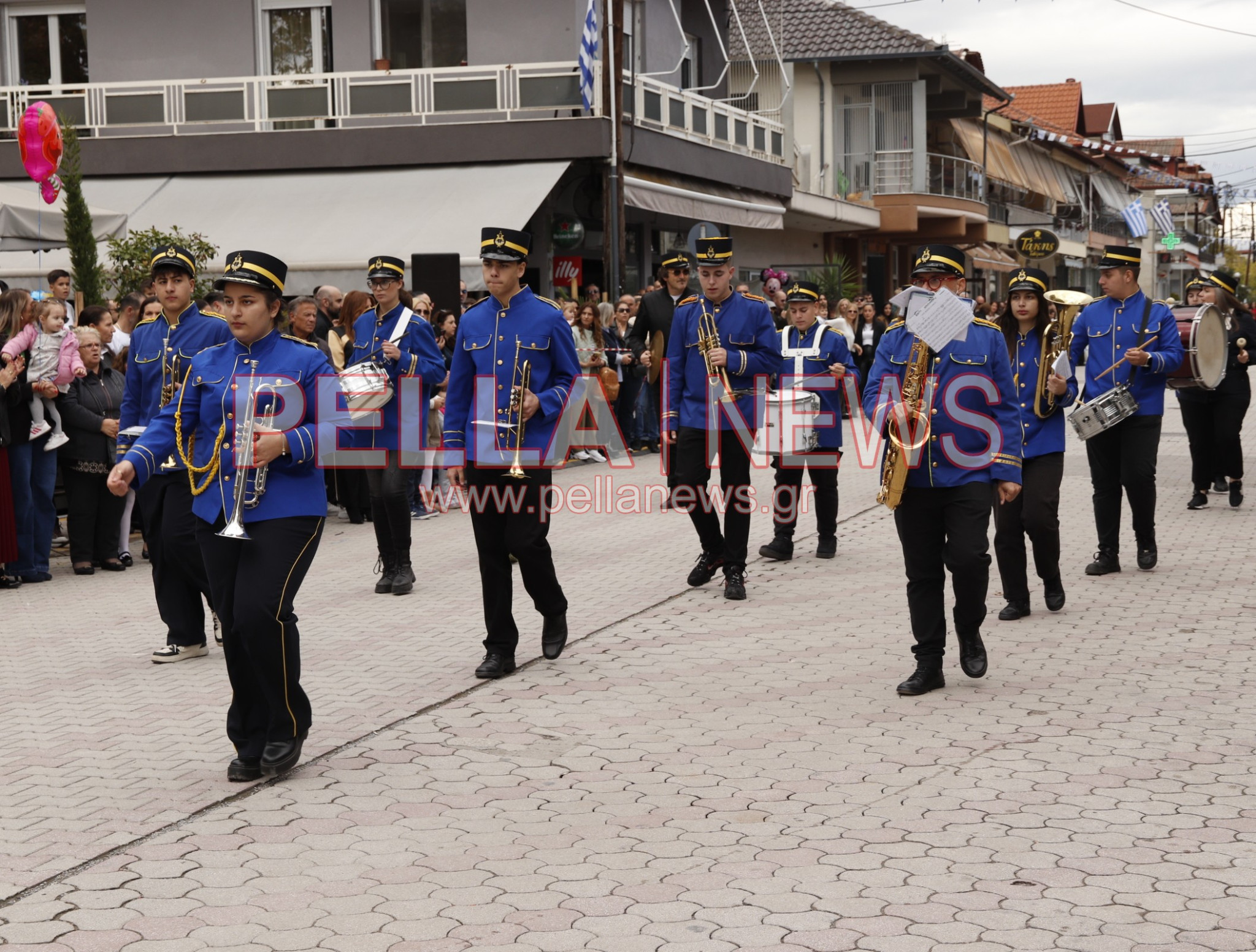 Κρύα Bρύση: Πλούσιο φωτορεπορτάζ από τα σχολεία στην παρέλαση Κρύα Bρύση: Πλούσιο φωτορεπορτάζ από τα σχολεία στην παρέλαση
