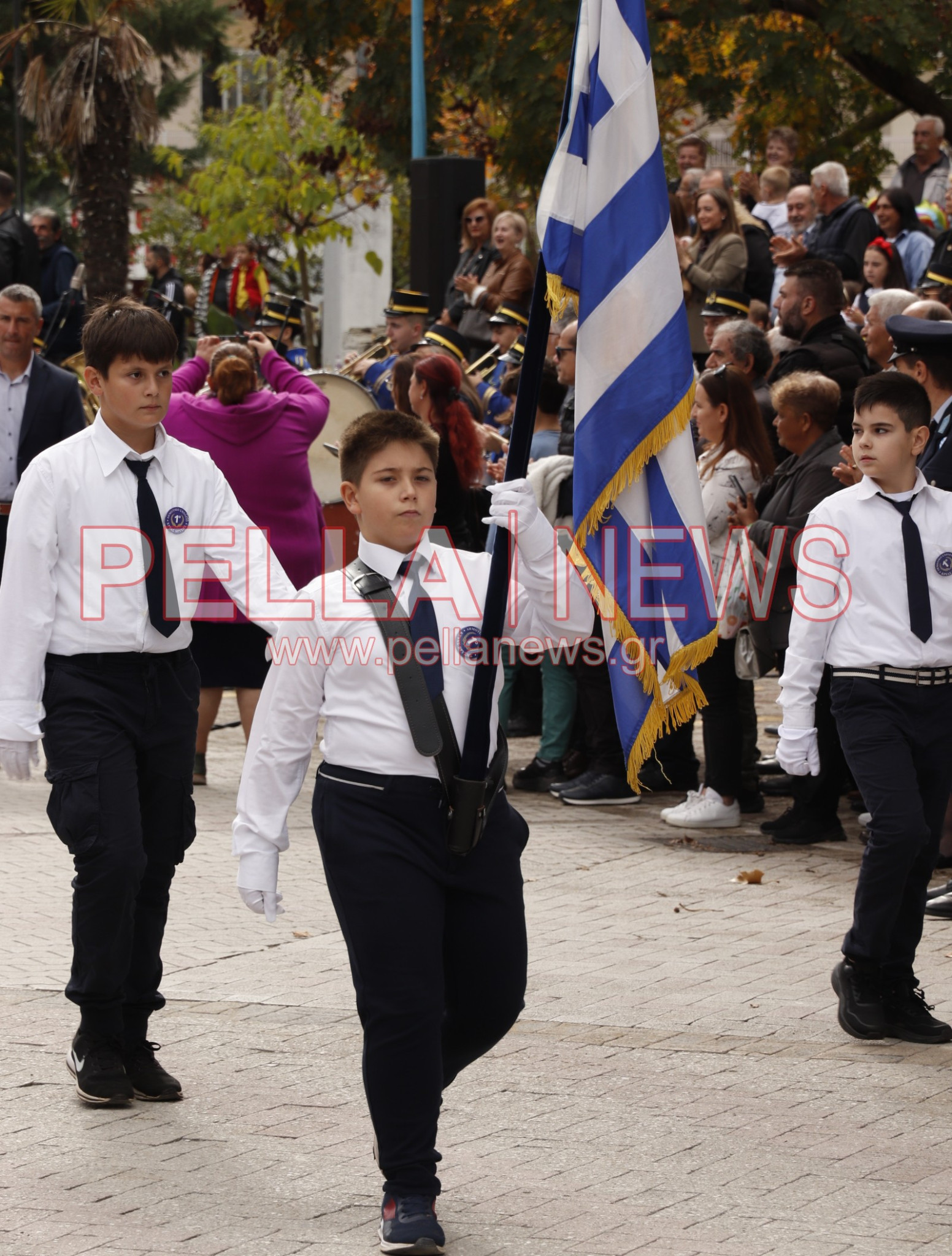 Κρύα Bρύση: Πλούσιο φωτορεπορτάζ από τα σχολεία στην παρέλαση Κρύα Bρύση: Πλούσιο φωτορεπορτάζ από τα σχολεία στην παρέλαση