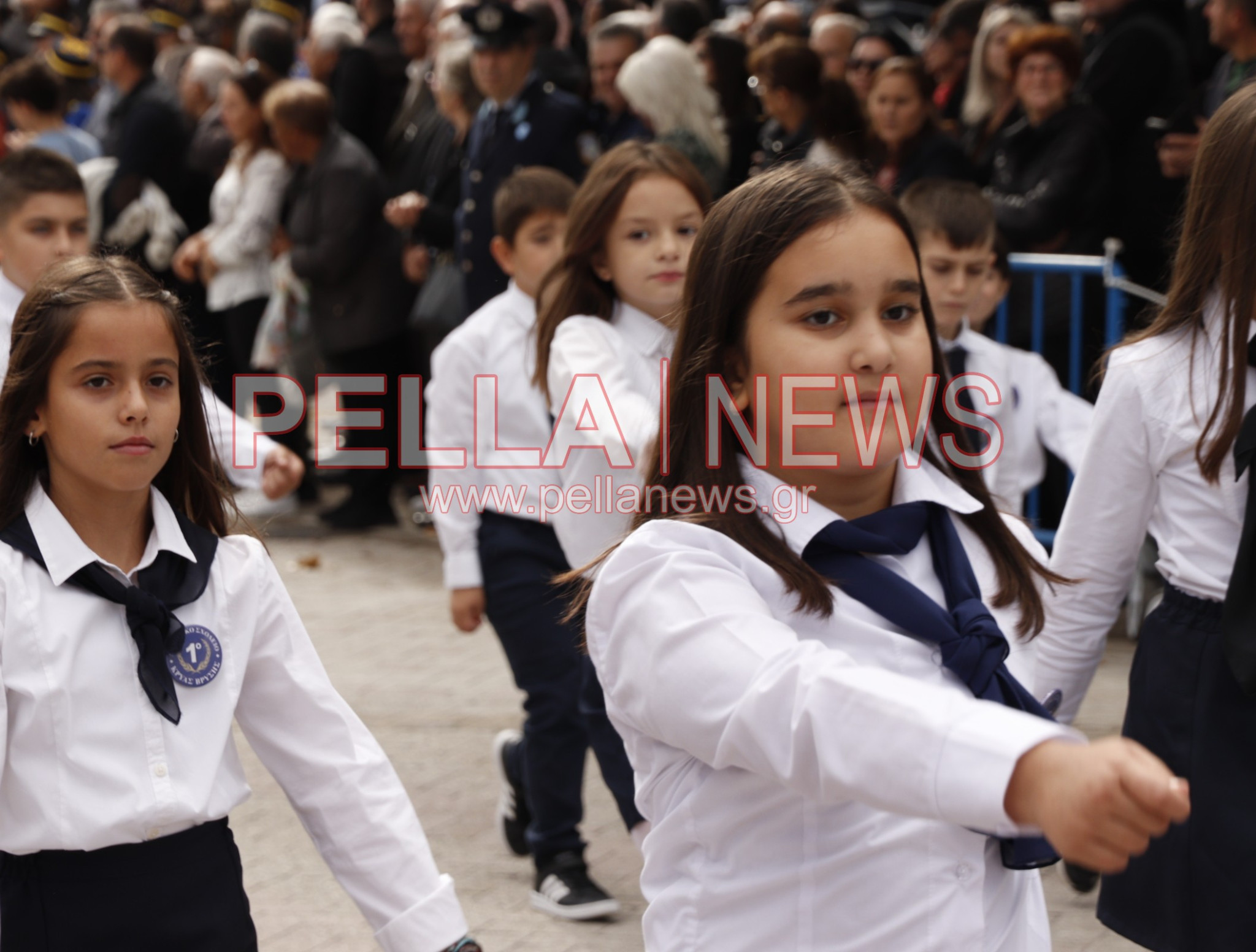 Κρύα Bρύση: Πλούσιο φωτορεπορτάζ από τα σχολεία στην παρέλαση Κρύα Bρύση: Πλούσιο φωτορεπορτάζ από τα σχολεία στην παρέλαση