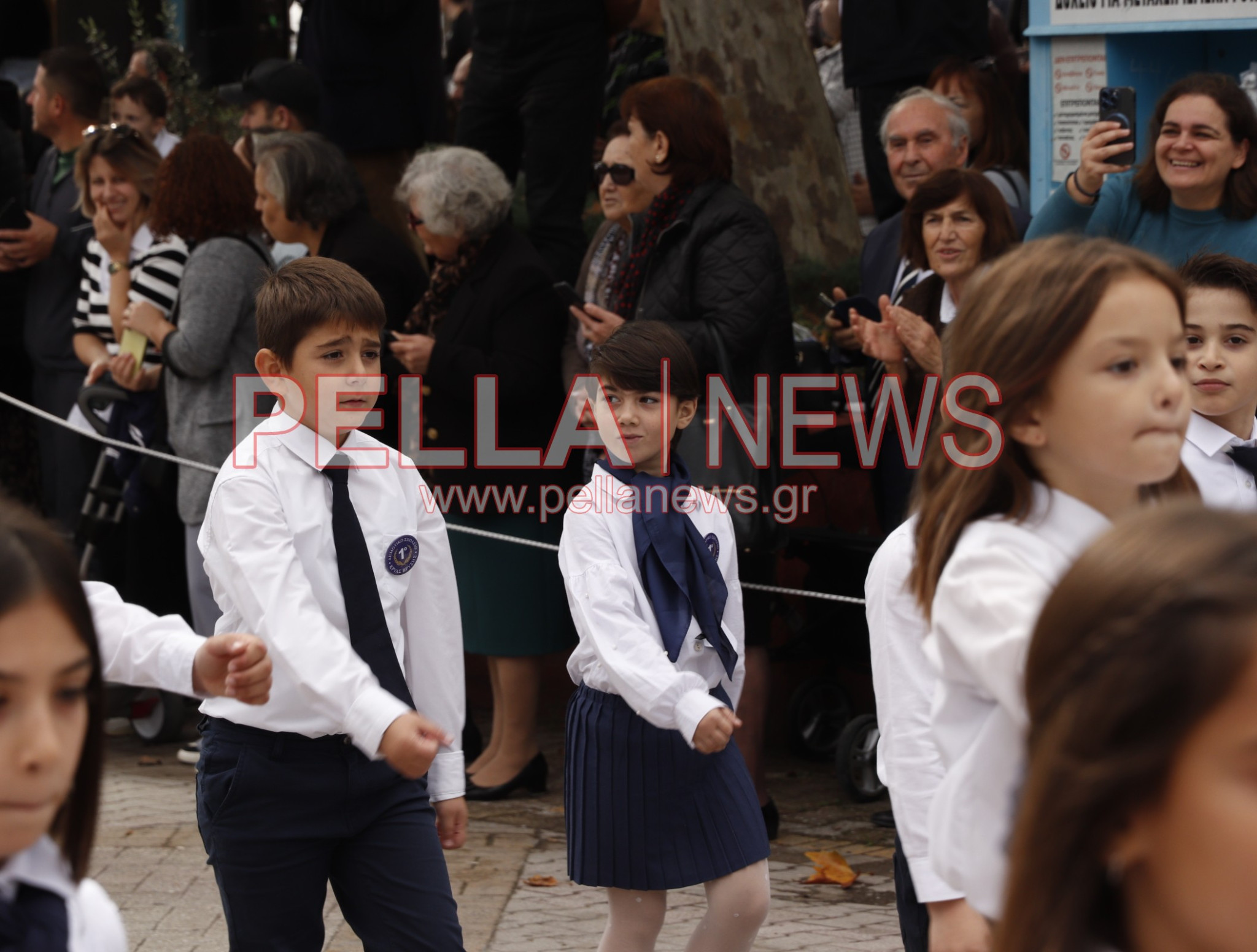 Κρύα Bρύση: Πλούσιο φωτορεπορτάζ από τα σχολεία στην παρέλαση Κρύα Bρύση: Πλούσιο φωτορεπορτάζ από τα σχολεία στην παρέλαση