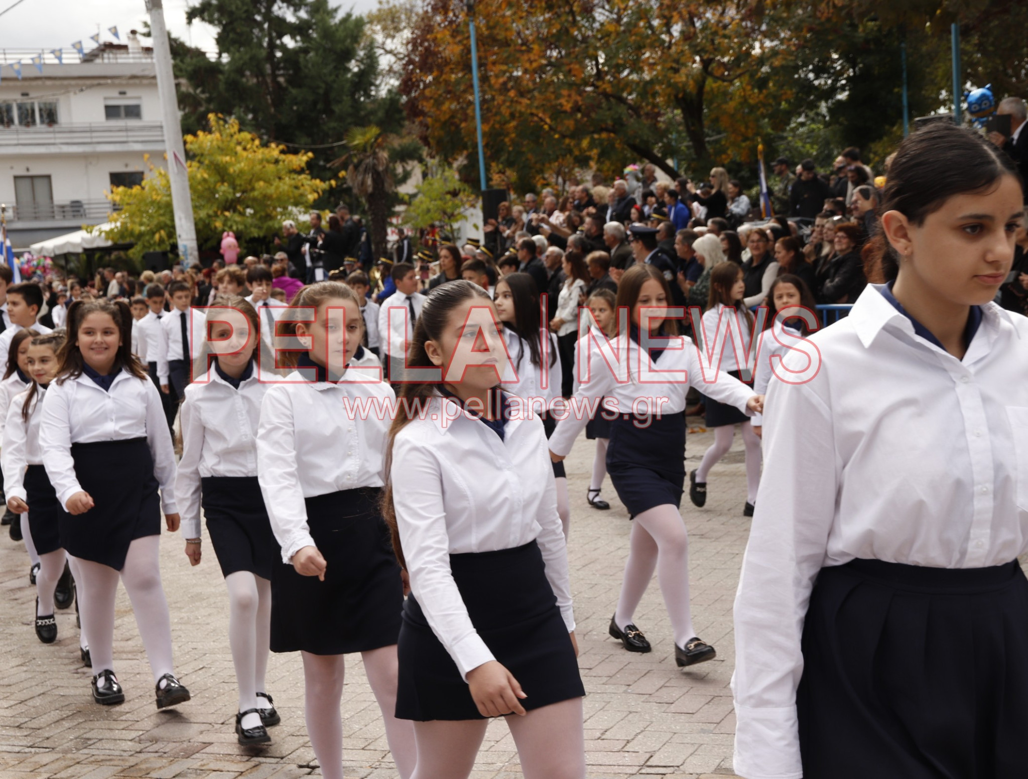 Κρύα Bρύση: Πλούσιο φωτορεπορτάζ από τα σχολεία στην παρέλαση Κρύα Bρύση: Πλούσιο φωτορεπορτάζ από τα σχολεία στην παρέλαση