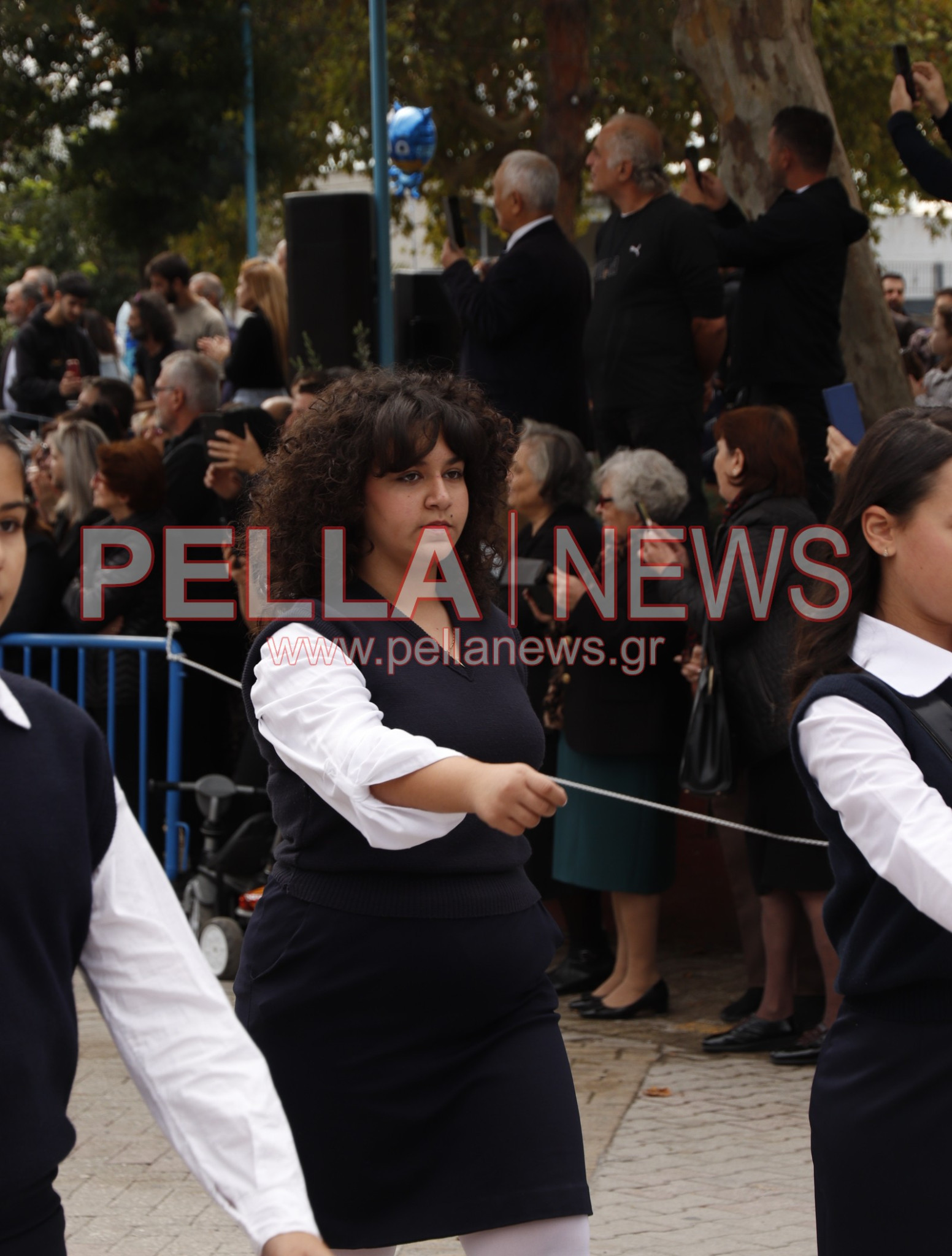 Κρύα Bρύση: Πλούσιο φωτορεπορτάζ από τα σχολεία στην παρέλαση Κρύα Bρύση: Πλούσιο φωτορεπορτάζ από τα σχολεία στην παρέλαση