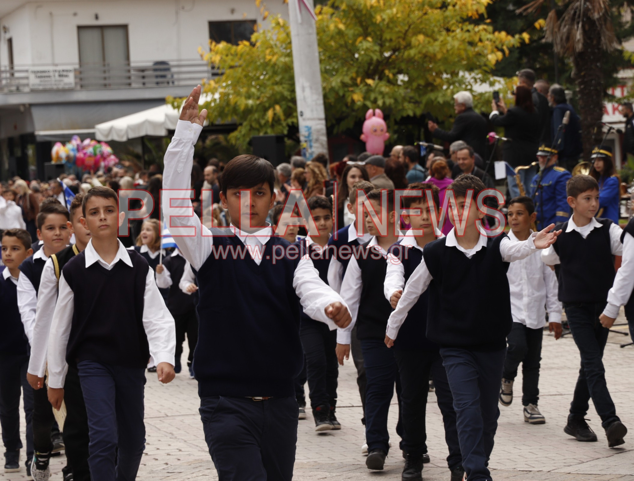 Κρύα Bρύση: Πλούσιο φωτορεπορτάζ από τα σχολεία στην παρέλαση Κρύα Bρύση: Πλούσιο φωτορεπορτάζ από τα σχολεία στην παρέλαση