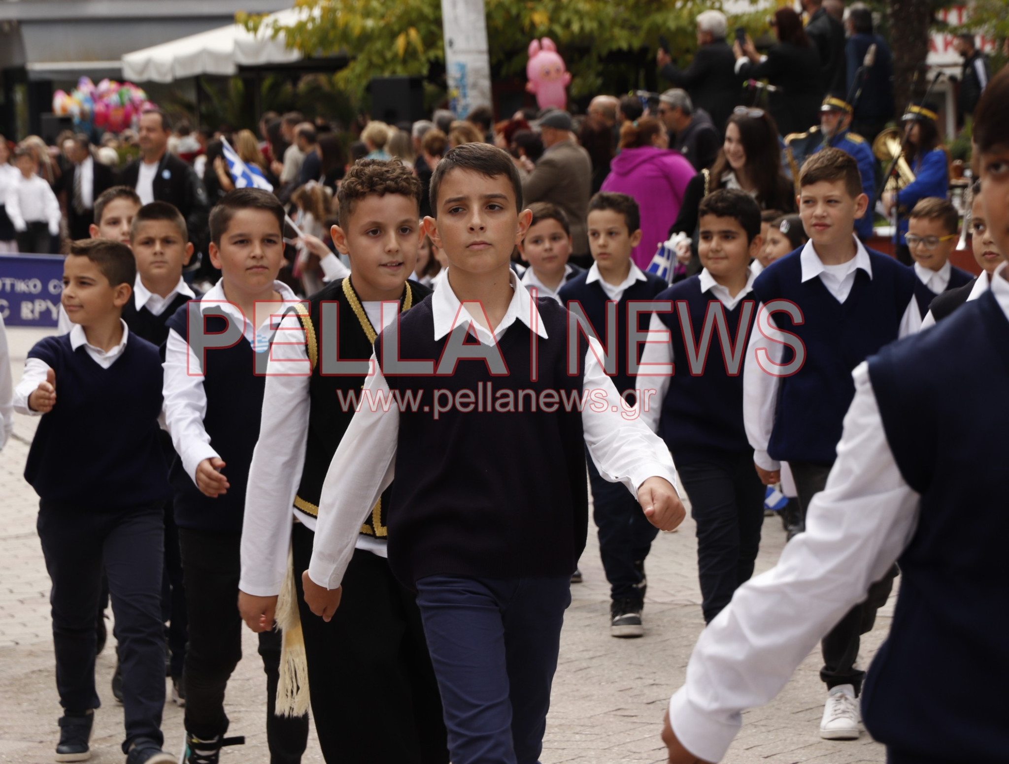 Κρύα Bρύση: Πλούσιο φωτορεπορτάζ από τα σχολεία στην παρέλαση Κρύα Bρύση: Πλούσιο φωτορεπορτάζ από τα σχολεία στην παρέλαση