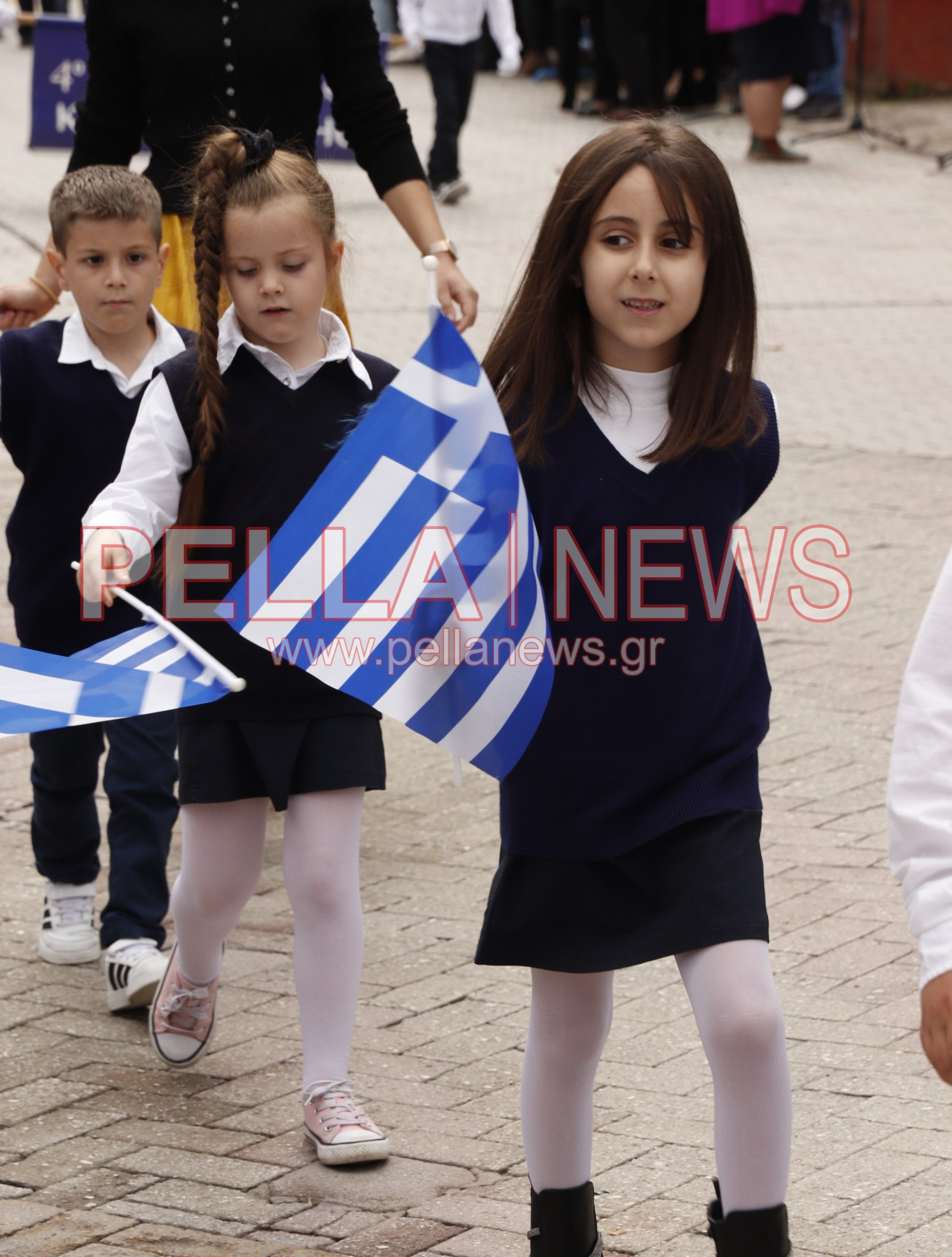 Κρύα Bρύση: Πλούσιο φωτορεπορτάζ από τα σχολεία στην παρέλαση Κρύα Bρύση: Πλούσιο φωτορεπορτάζ από τα σχολεία στην παρέλαση