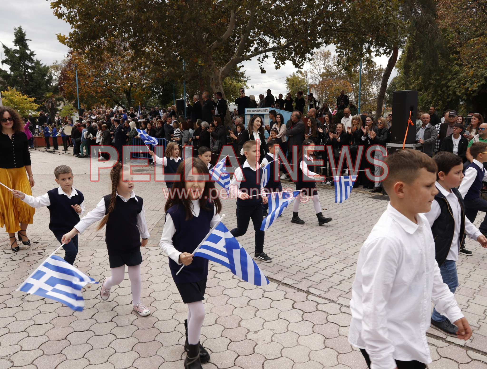 Κρύα Bρύση: Πλούσιο φωτορεπορτάζ από τα σχολεία στην παρέλαση Κρύα Bρύση: Πλούσιο φωτορεπορτάζ από τα σχολεία στην παρέλαση