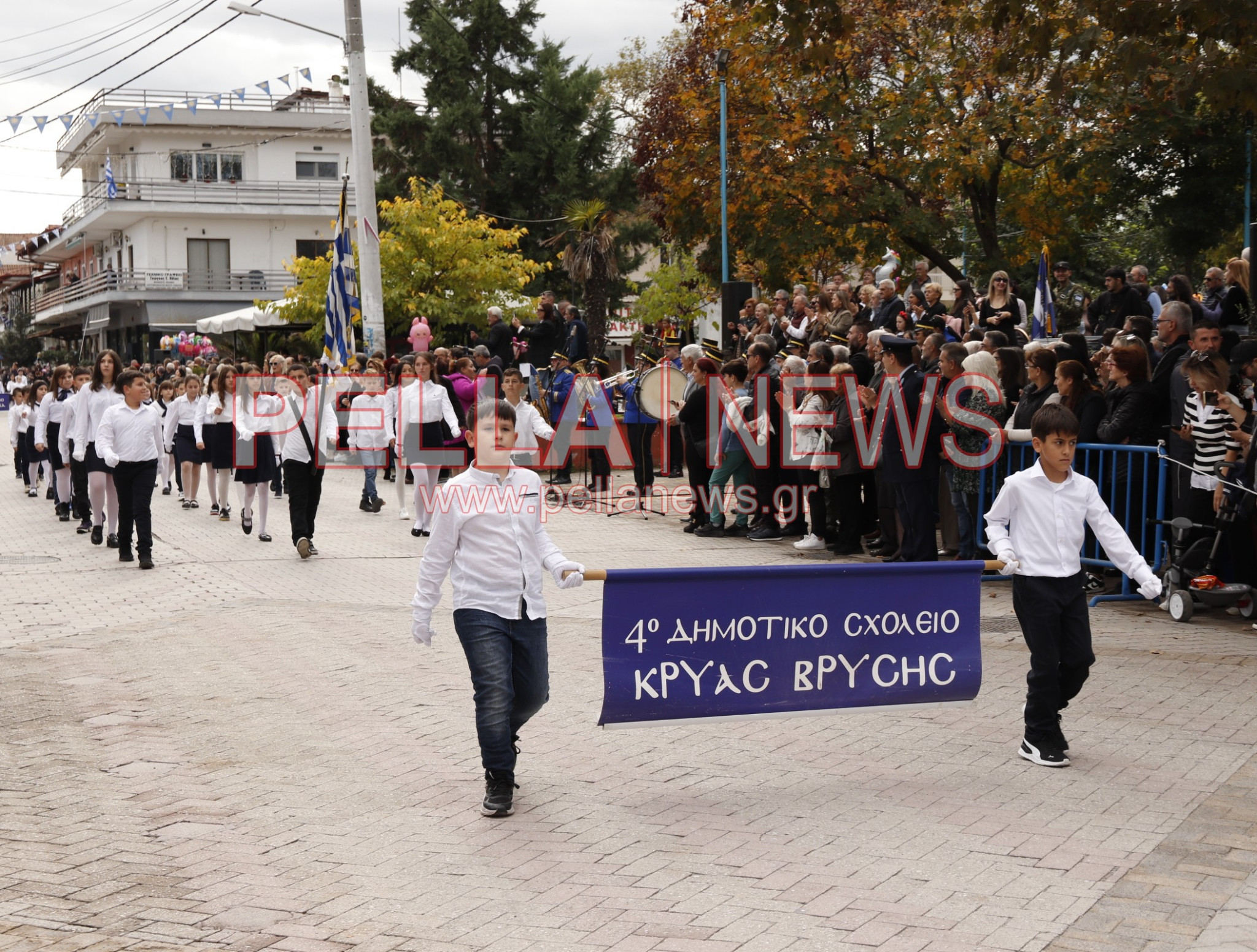Κρύα Bρύση: Πλούσιο φωτορεπορτάζ από τα σχολεία στην παρέλαση Κρύα Bρύση: Πλούσιο φωτορεπορτάζ από τα σχολεία στην παρέλαση