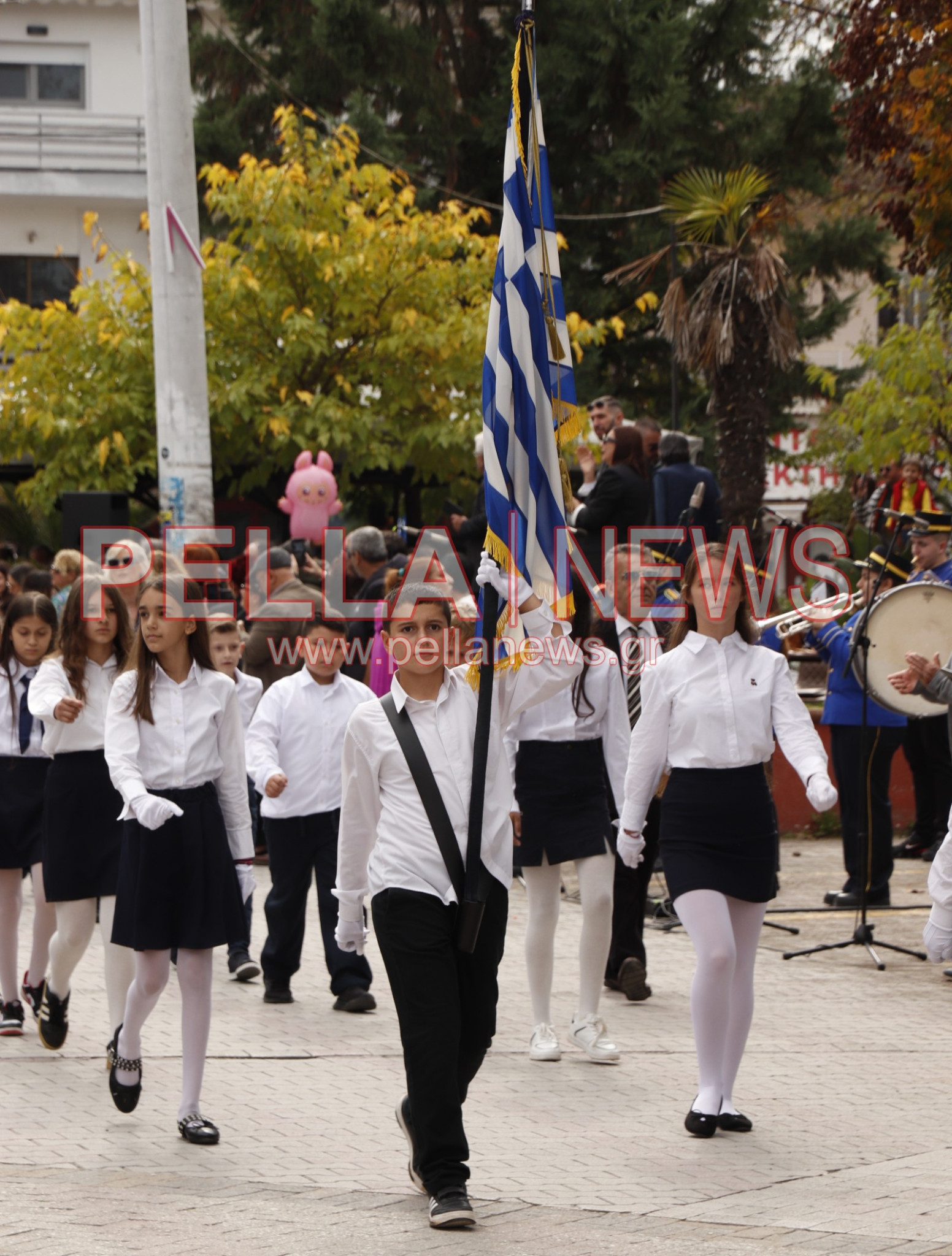 Κρύα Bρύση: Πλούσιο φωτορεπορτάζ από τα σχολεία στην παρέλαση Κρύα Bρύση: Πλούσιο φωτορεπορτάζ από τα σχολεία στην παρέλαση