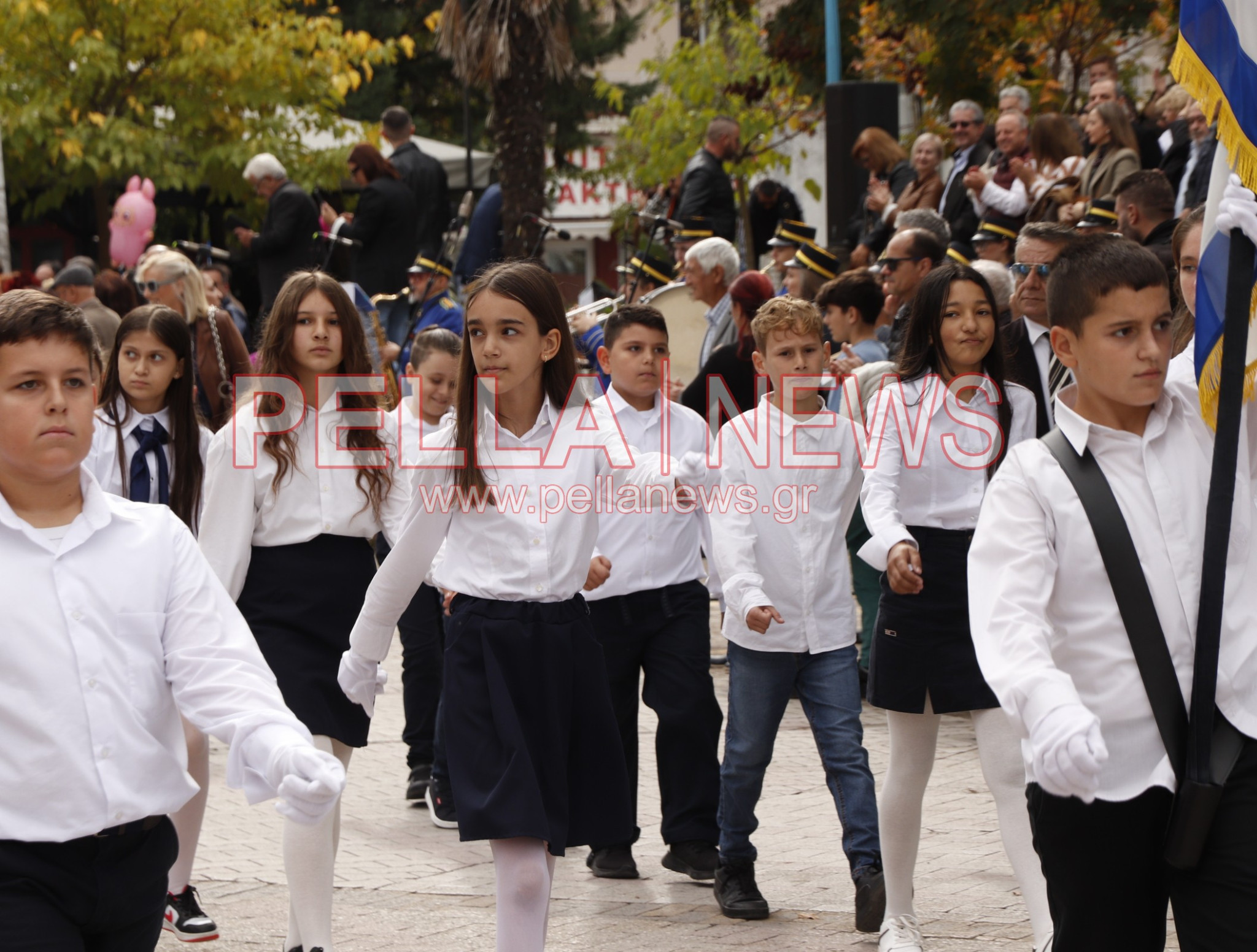 Κρύα Bρύση: Πλούσιο φωτορεπορτάζ από τα σχολεία στην παρέλαση Κρύα Bρύση: Πλούσιο φωτορεπορτάζ από τα σχολεία στην παρέλαση