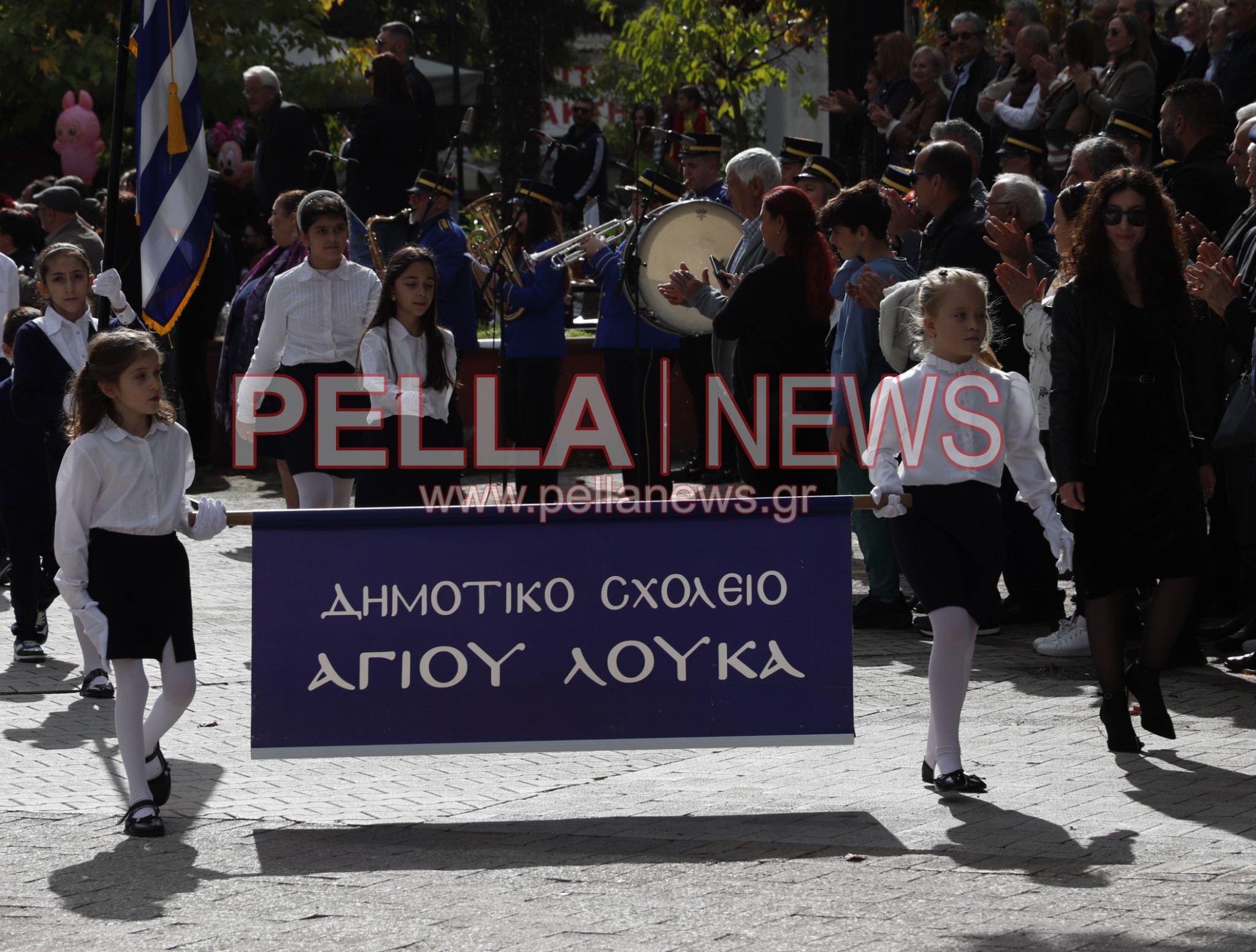 Κρύα Bρύση: Πλούσιο φωτορεπορτάζ από τα σχολεία στην παρέλαση Κρύα Bρύση: Πλούσιο φωτορεπορτάζ από τα σχολεία στην παρέλαση