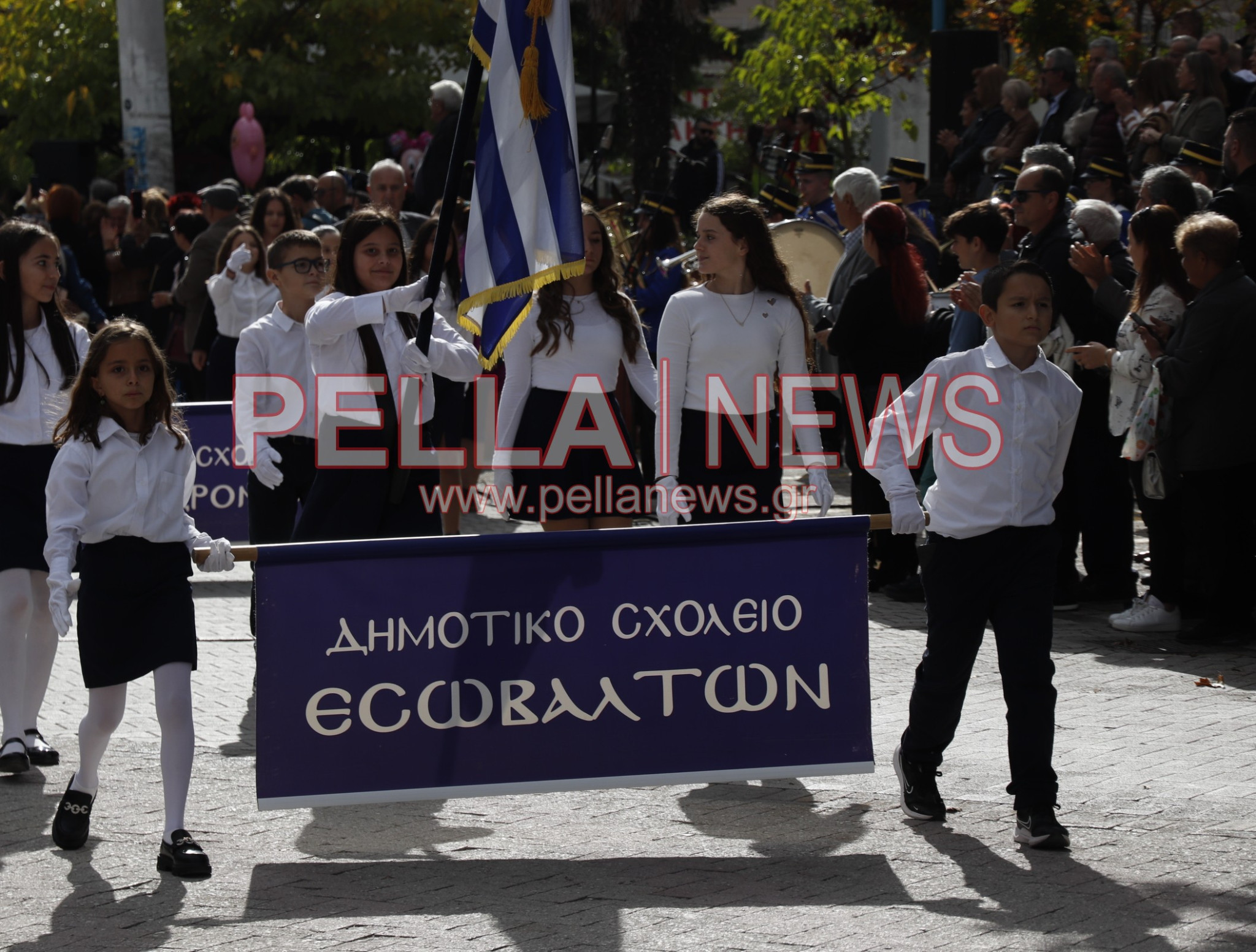 Κρύα Bρύση: Πλούσιο φωτορεπορτάζ από τα σχολεία στην παρέλαση Κρύα Bρύση: Πλούσιο φωτορεπορτάζ από τα σχολεία στην παρέλαση