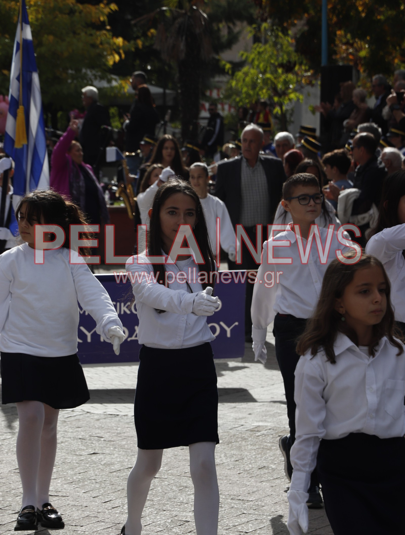 Κρύα Bρύση: Πλούσιο φωτορεπορτάζ από τα σχολεία στην παρέλαση Κρύα Bρύση: Πλούσιο φωτορεπορτάζ από τα σχολεία στην παρέλαση