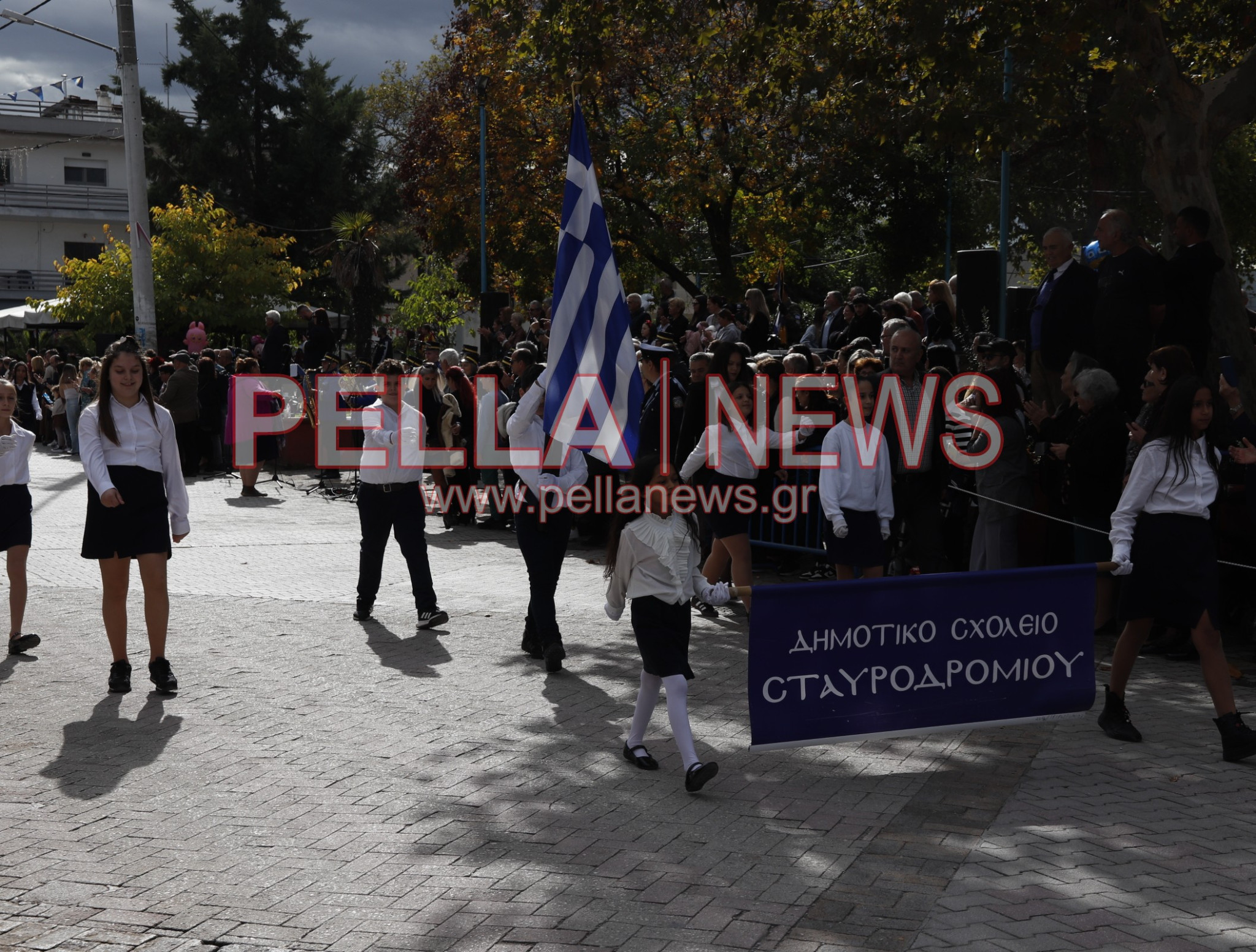 Κρύα Bρύση: Πλούσιο φωτορεπορτάζ από τα σχολεία στην παρέλαση Κρύα Bρύση: Πλούσιο φωτορεπορτάζ από τα σχολεία στην παρέλαση
