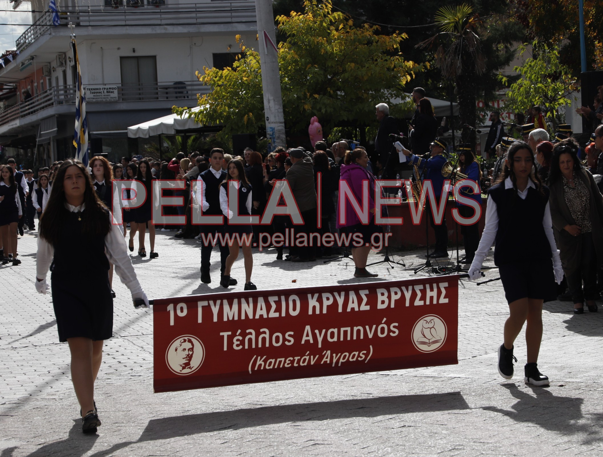 Κρύα Bρύση: Πλούσιο φωτορεπορτάζ από τα σχολεία στην παρέλαση Κρύα Bρύση: Πλούσιο φωτορεπορτάζ από τα σχολεία στην παρέλαση