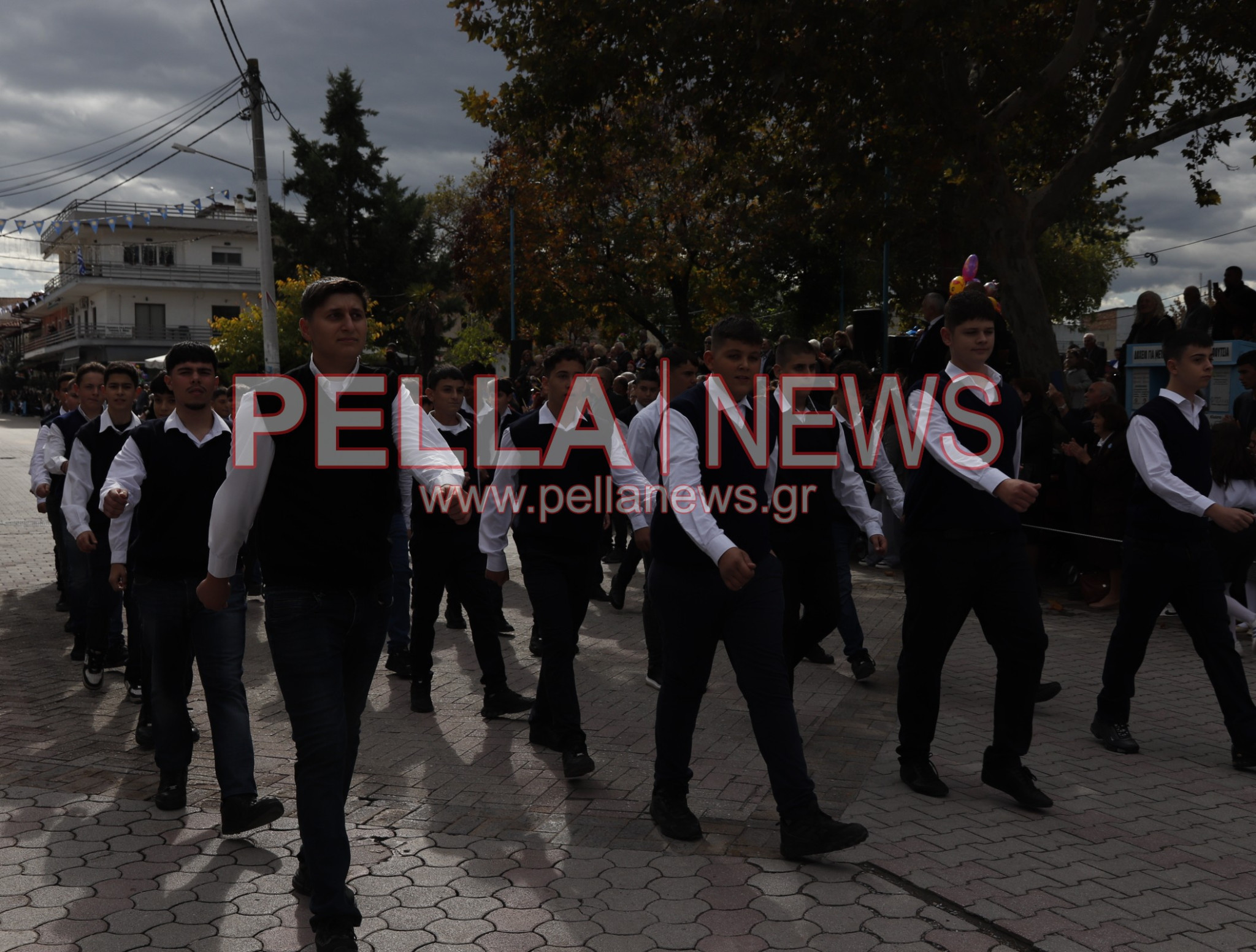 Κρύα Bρύση: Πλούσιο φωτορεπορτάζ από τα σχολεία στην παρέλαση Κρύα Bρύση: Πλούσιο φωτορεπορτάζ από τα σχολεία στην παρέλαση