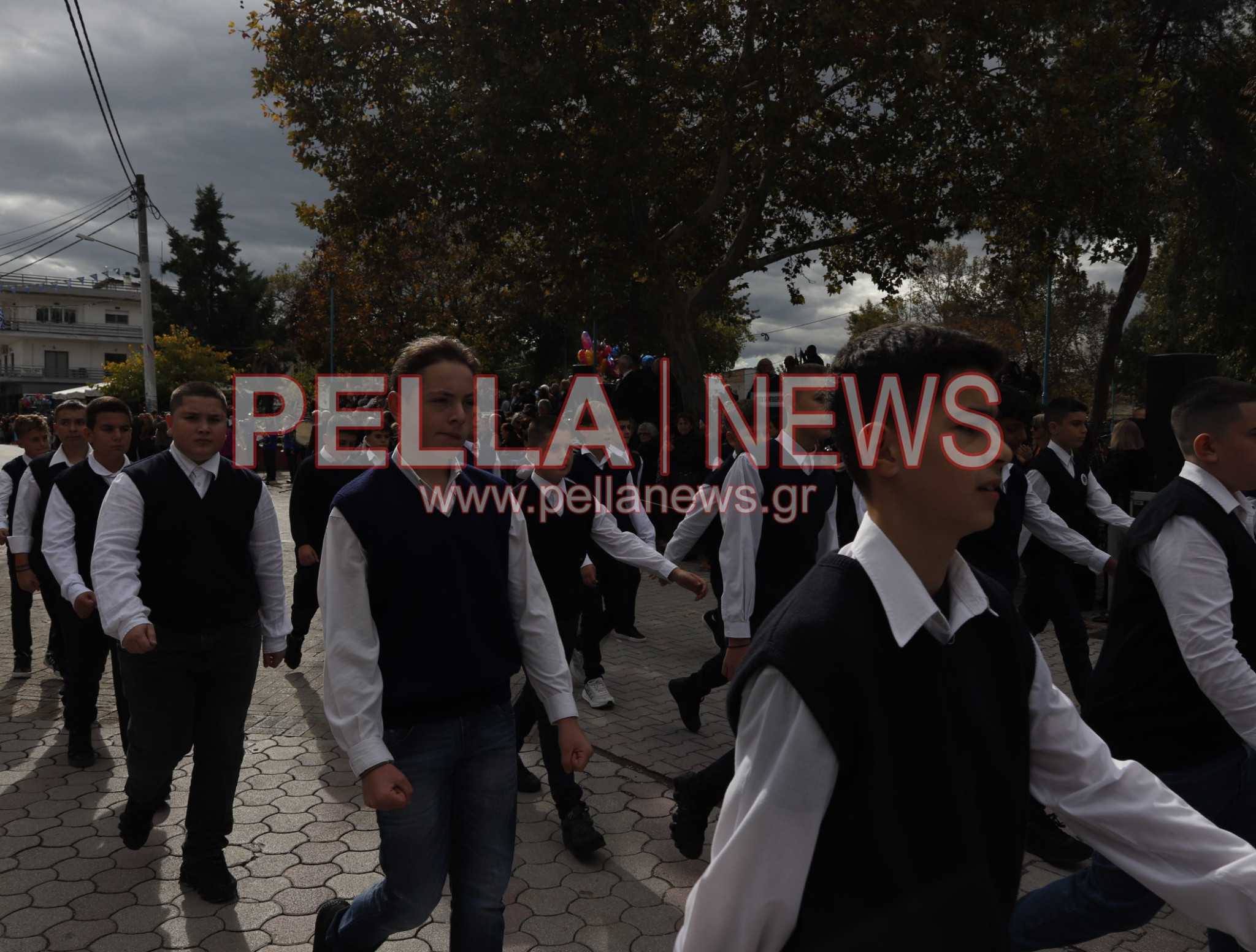 Κρύα Bρύση: Πλούσιο φωτορεπορτάζ από τα σχολεία στην παρέλαση Κρύα Bρύση: Πλούσιο φωτορεπορτάζ από τα σχολεία στην παρέλαση