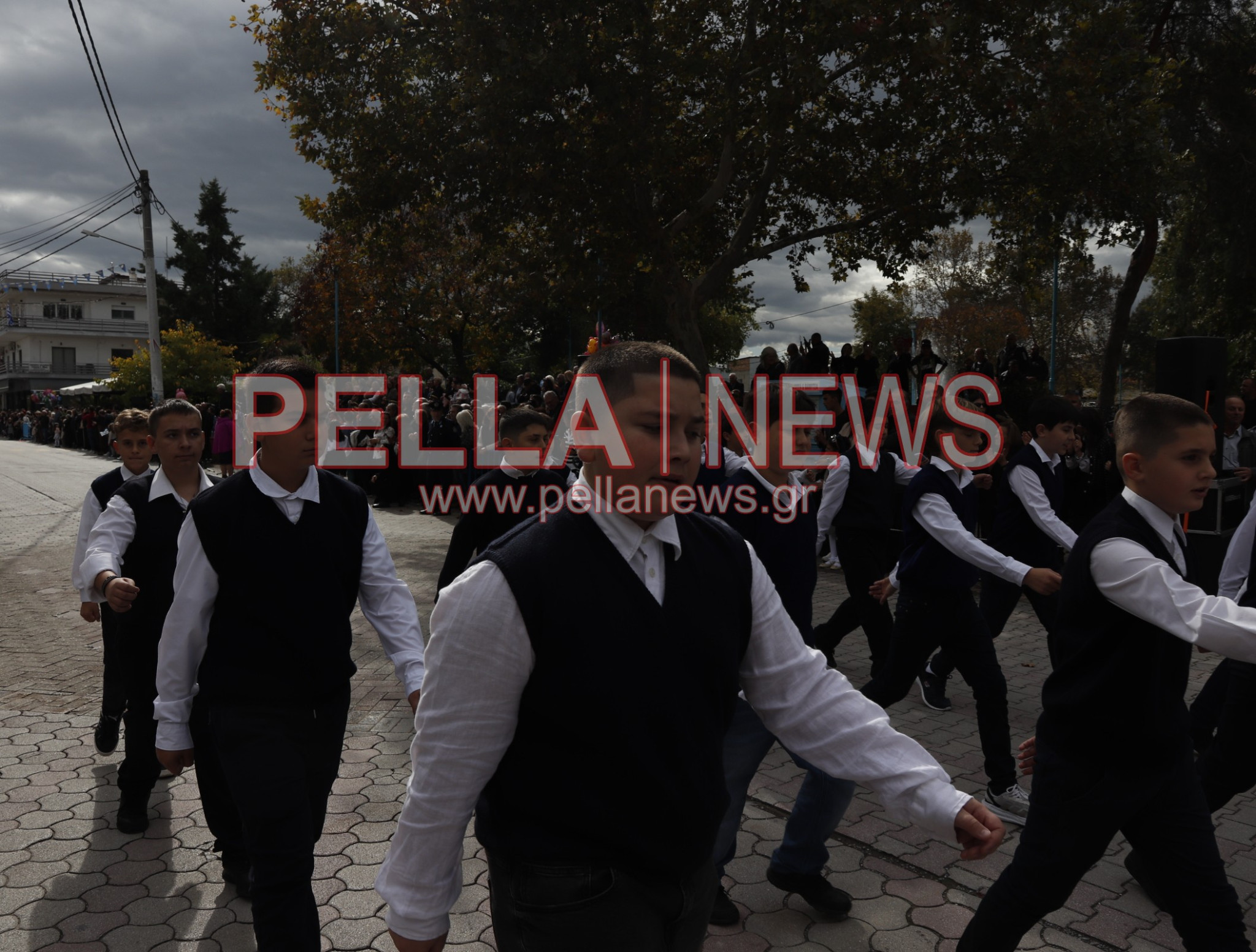 Κρύα Bρύση: Πλούσιο φωτορεπορτάζ από τα σχολεία στην παρέλαση Κρύα Bρύση: Πλούσιο φωτορεπορτάζ από τα σχολεία στην παρέλαση