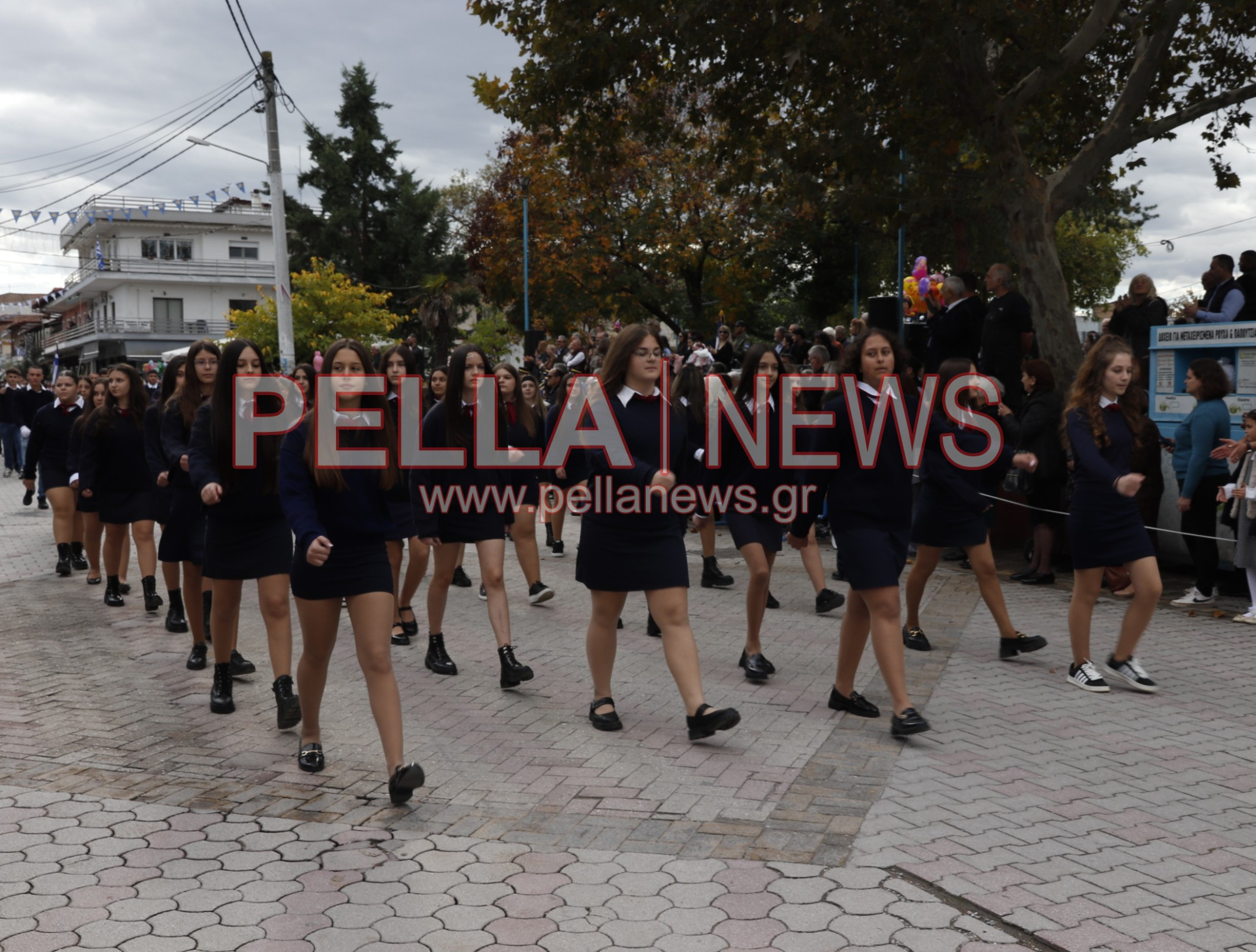 Κρύα Bρύση: Πλούσιο φωτορεπορτάζ από τα σχολεία στην παρέλαση Κρύα Bρύση: Πλούσιο φωτορεπορτάζ από τα σχολεία στην παρέλαση
