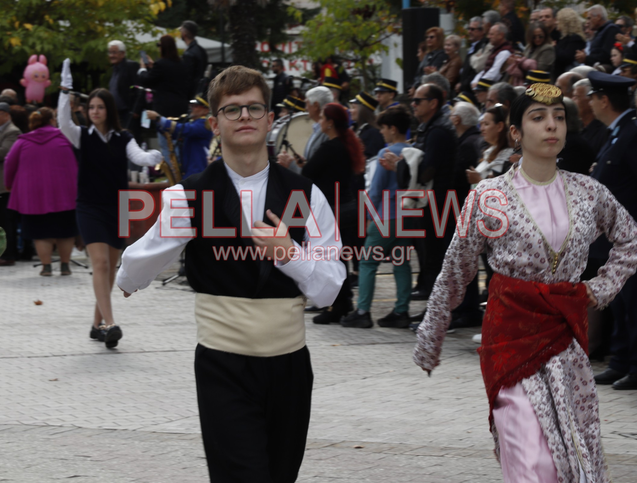 Κρύα Bρύση: Πλούσιο φωτορεπορτάζ από τα σχολεία στην παρέλαση Κρύα Bρύση: Πλούσιο φωτορεπορτάζ από τα σχολεία στην παρέλαση