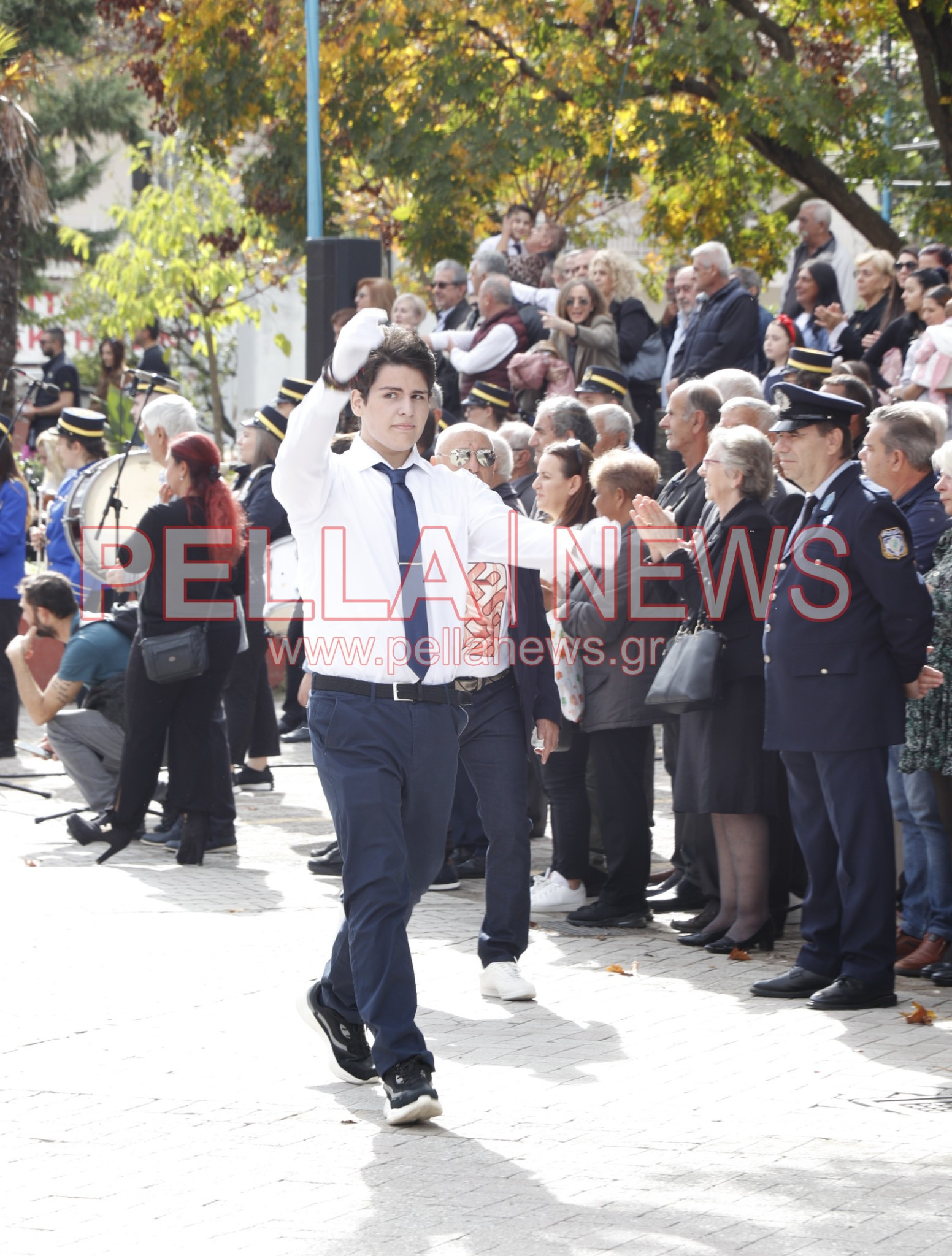 Κρύα Bρύση: Πλούσιο φωτορεπορτάζ από τα σχολεία στην παρέλαση Κρύα Bρύση: Πλούσιο φωτορεπορτάζ από τα σχολεία στην παρέλαση