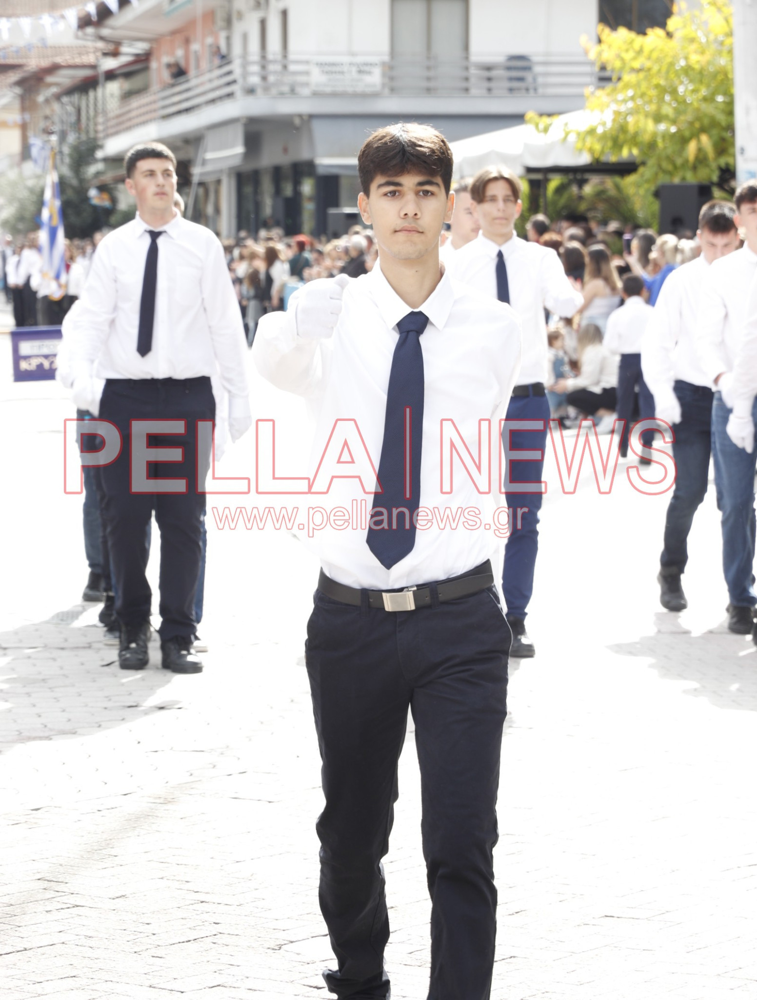 Κρύα Bρύση: Πλούσιο φωτορεπορτάζ από τα σχολεία στην παρέλαση Κρύα Bρύση: Πλούσιο φωτορεπορτάζ από τα σχολεία στην παρέλαση