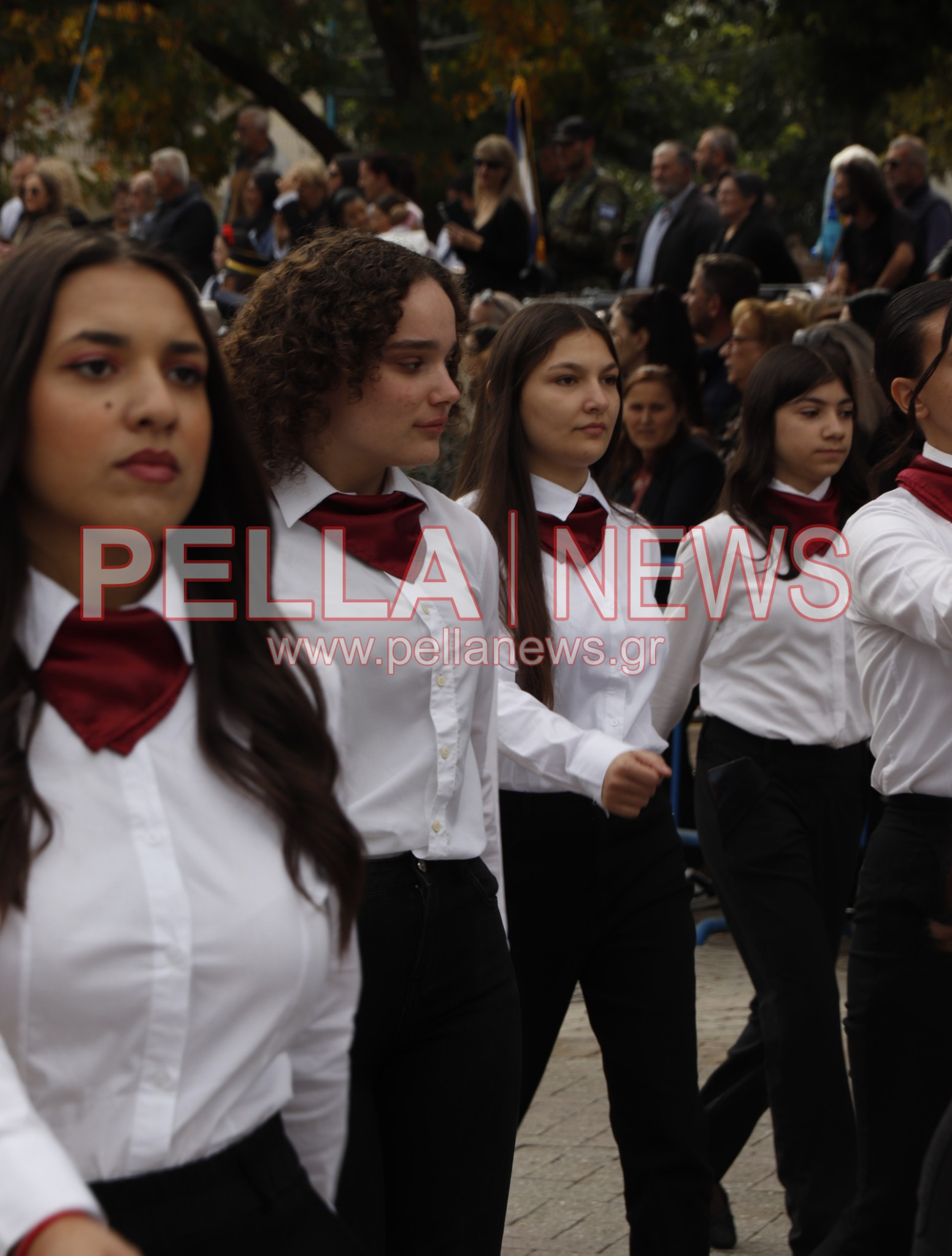 Κρύα Bρύση: Πλούσιο φωτορεπορτάζ από τα σχολεία στην παρέλαση Κρύα Bρύση: Πλούσιο φωτορεπορτάζ από τα σχολεία στην παρέλαση