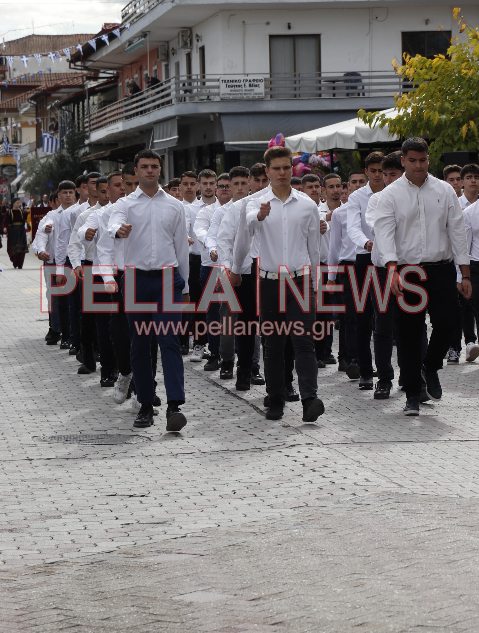 Κρύα Bρύση: Πλούσιο φωτορεπορτάζ από τα σχολεία στην παρέλαση Κρύα Bρύση: Πλούσιο φωτορεπορτάζ από τα σχολεία στην παρέλαση